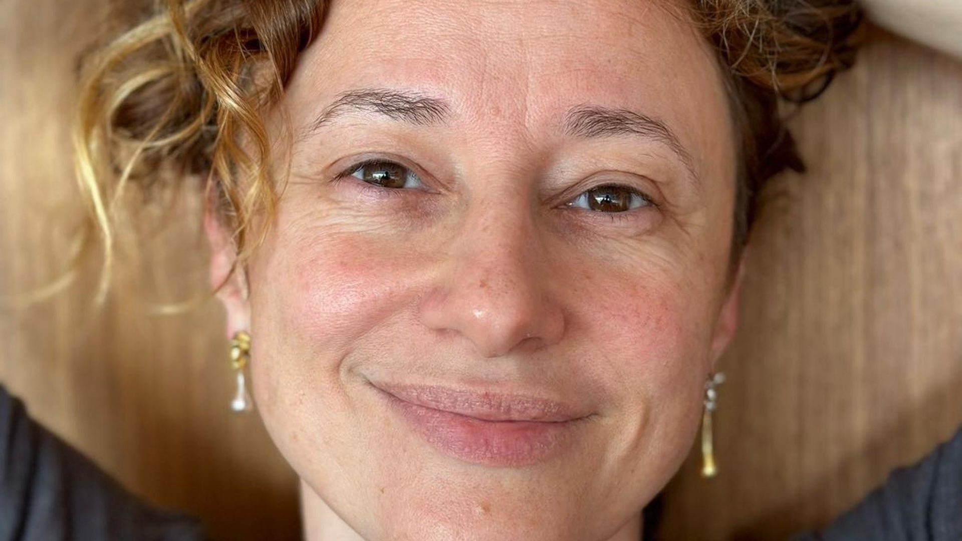 Paula Braun ganha elogios ao exibir beleza natural: “Ainda mais linda”