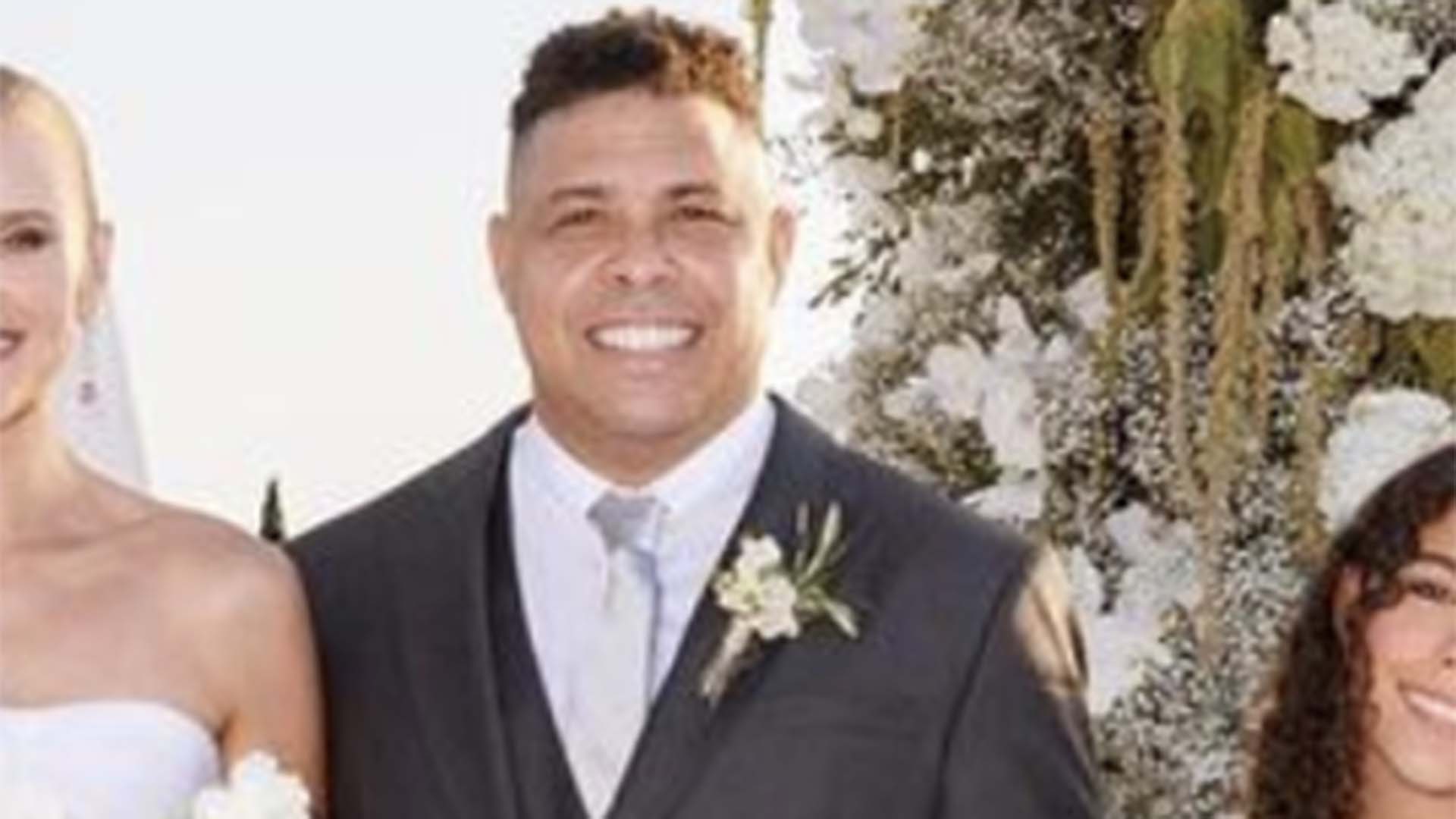 Ronaldo surge em foto inédita com seus quatro filhos: ‘Nossas crianças’