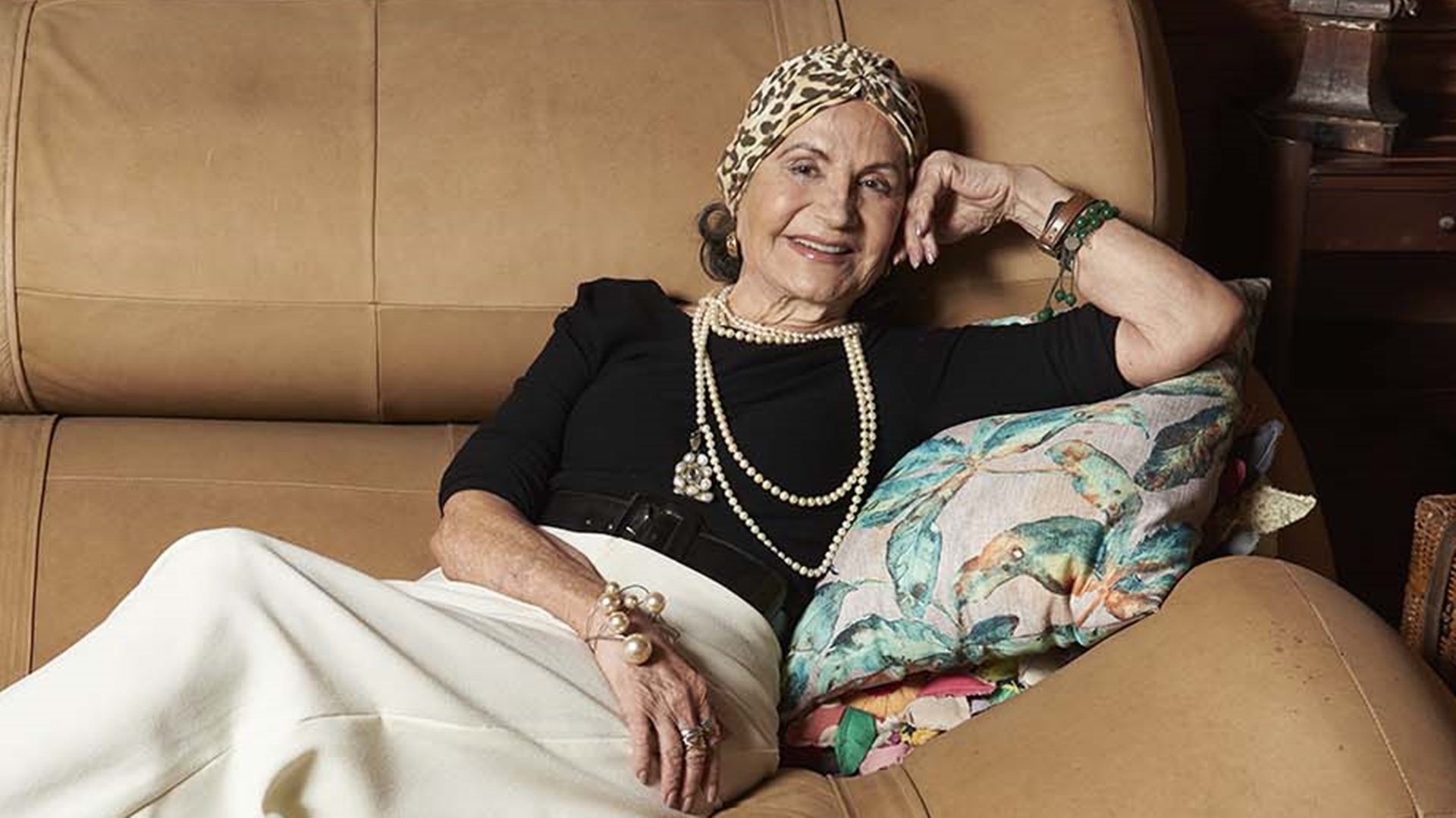Rosamaria Murtinho supera depressão e revela rotina aos 90 anos: “Começo a dançar sozinha”