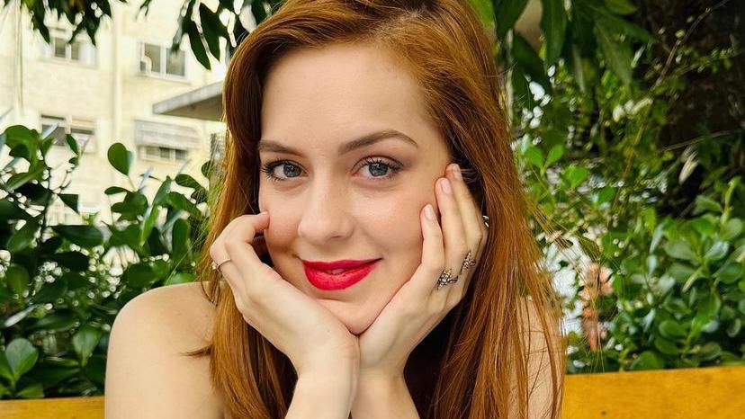 Sophia Abrahão revela traição de ex-namorado e internautas especulam nomes