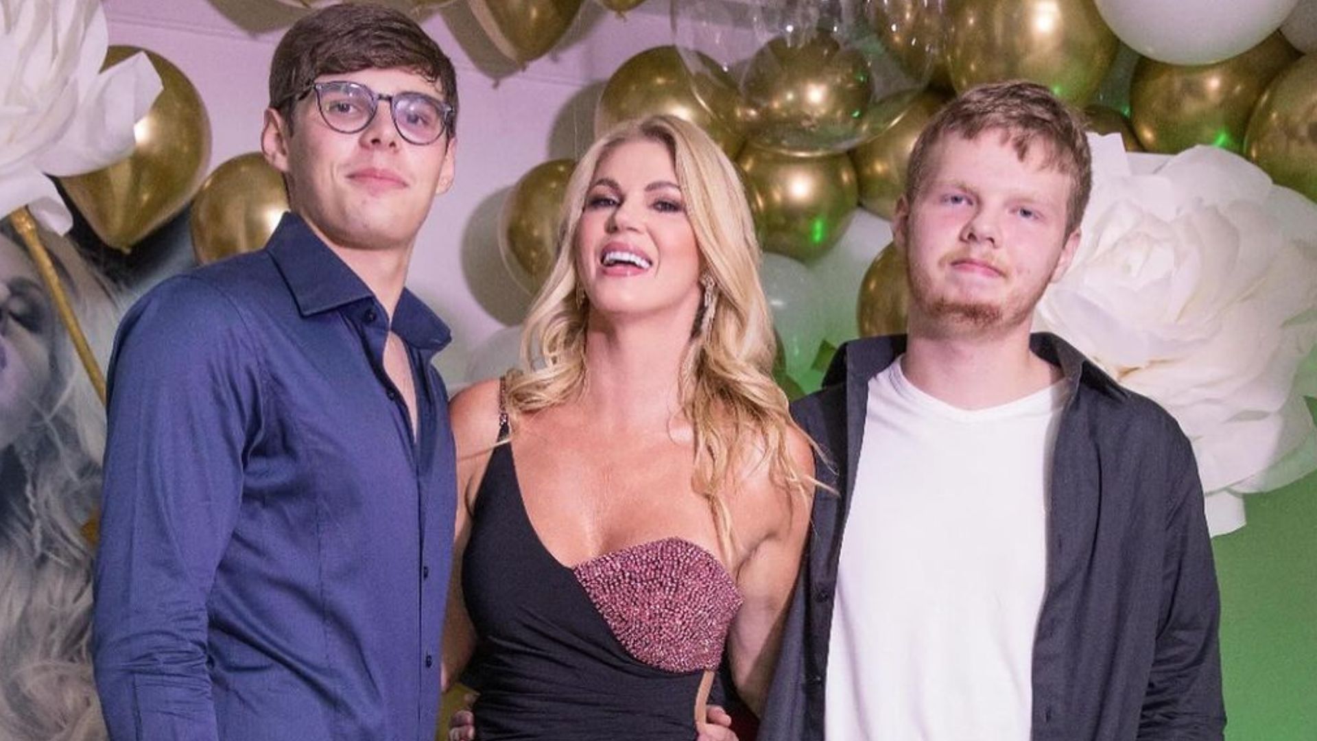 Val Marchiori celebra os 18 anos de seus filhos gêmeos: “Um filme na minha cabeça”