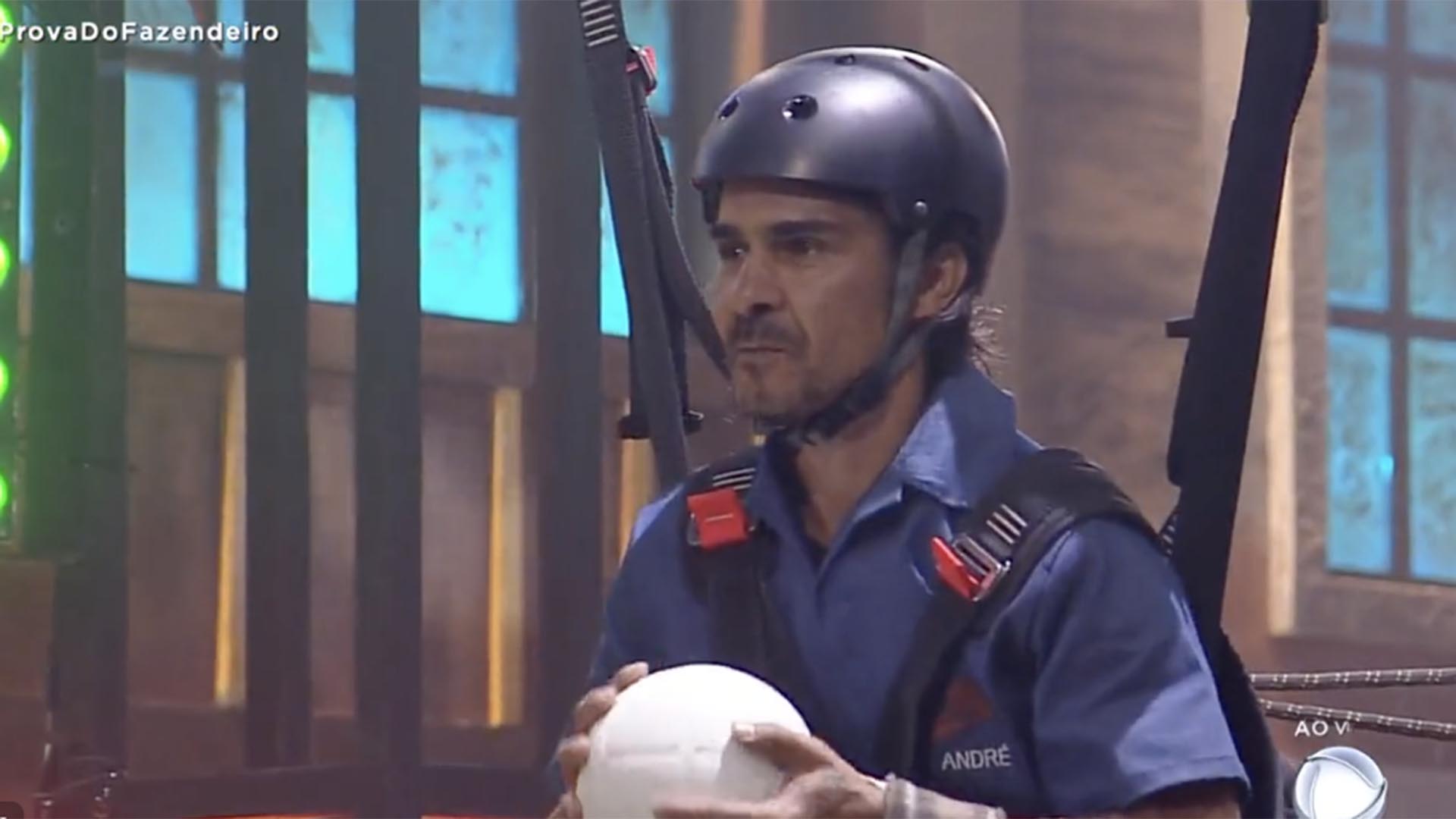 A Fazenda 15: André Gonçalves vence a segunda prova do fazendeiro do reality show