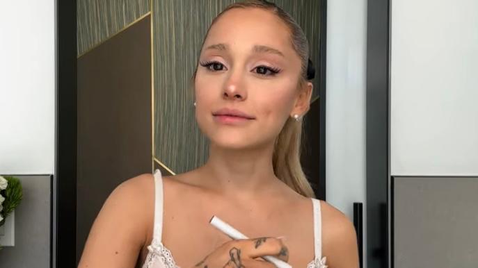 Ariana Grande abre o coração e chora ao revelar que fez procedimentos estéticos: ‘Estava me escondendo’