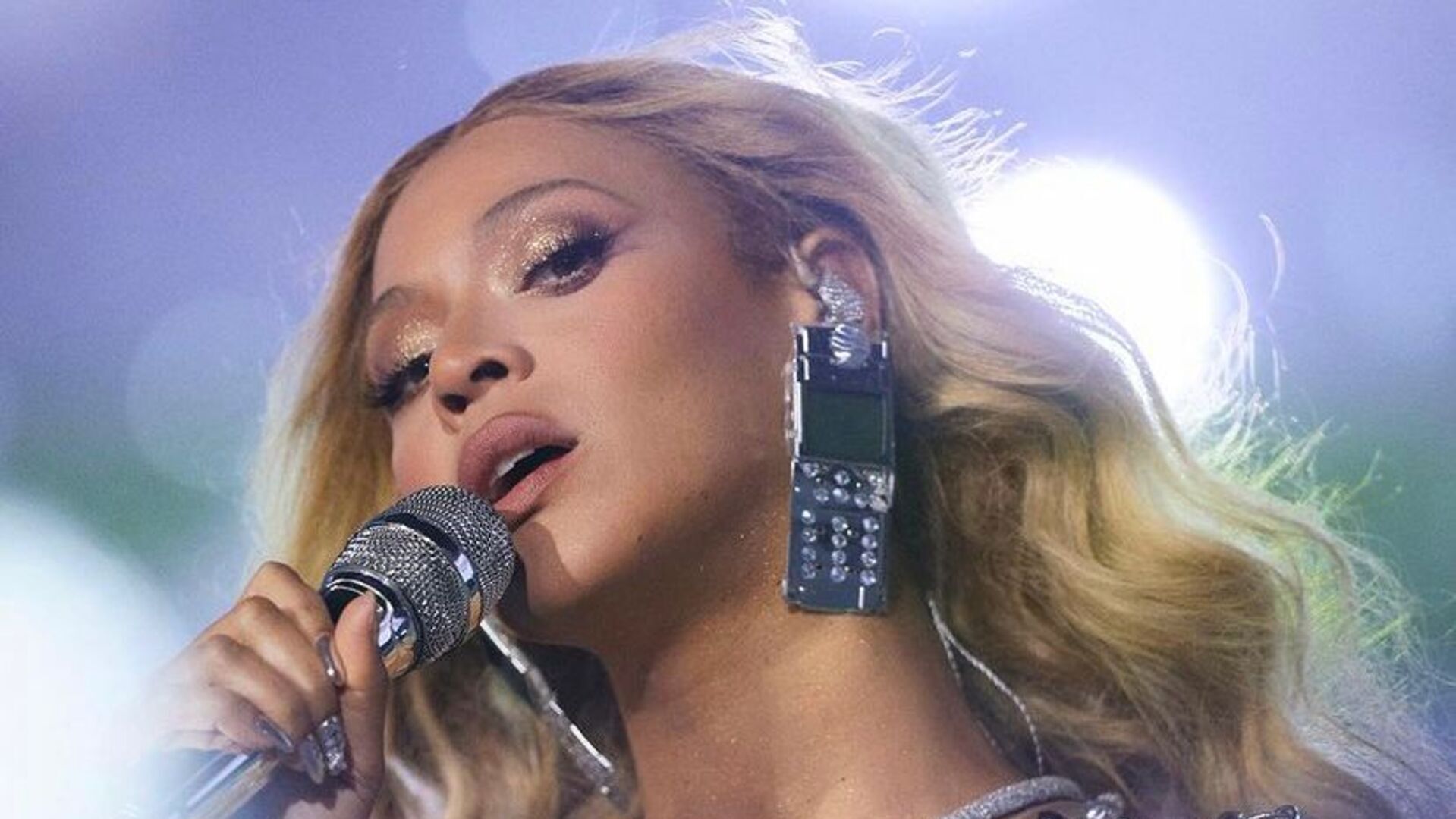 Fãs brasileiros de Beyoncé fazem homenagem grandiosa para a cantora em seu aniversário
