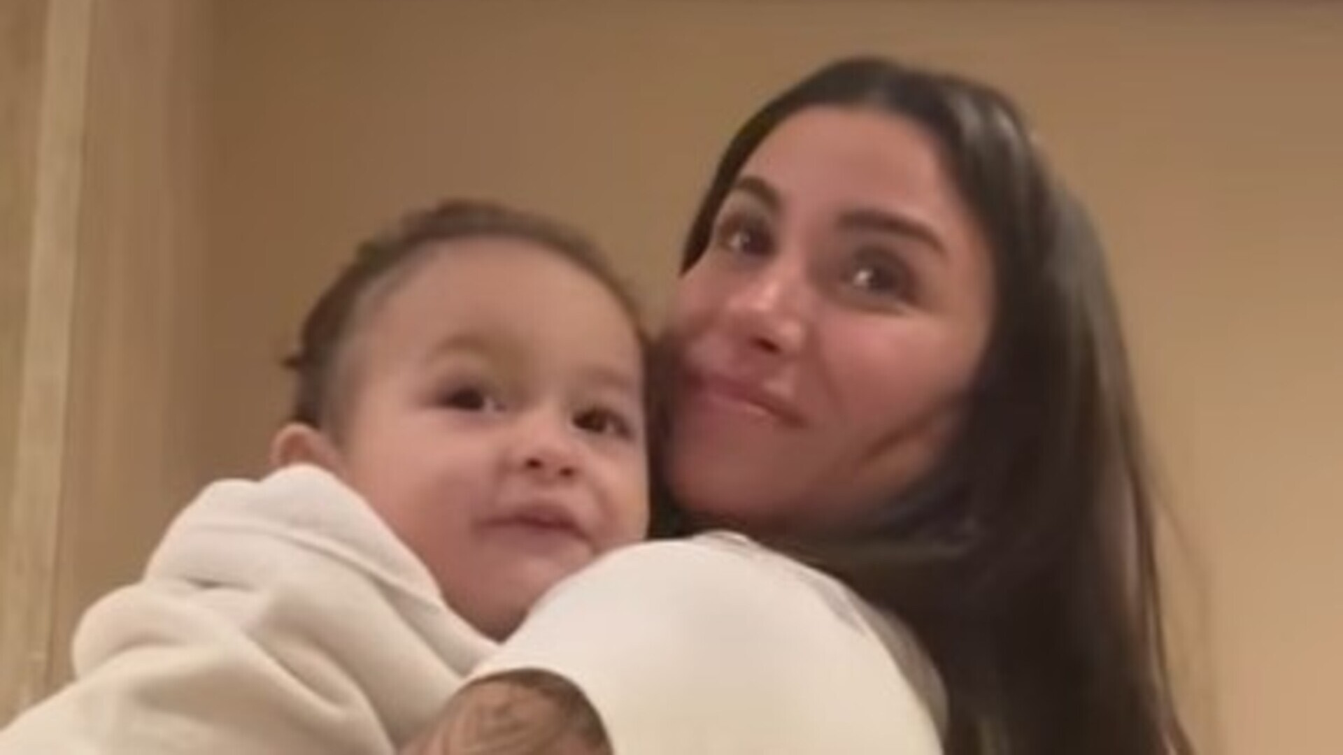 Bianca Andrade se declara para o filho Cris em momento difícil: “Meu pequeno”