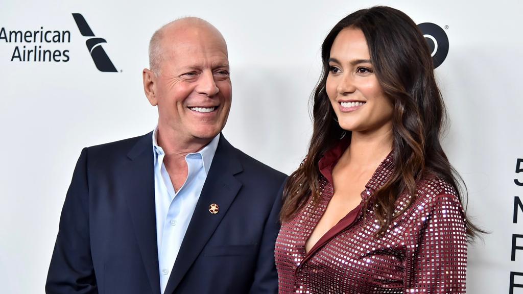 Esposa de Bruce Willis dá nova atualização sobre estado de saúde do ator após diagnóstico de demência