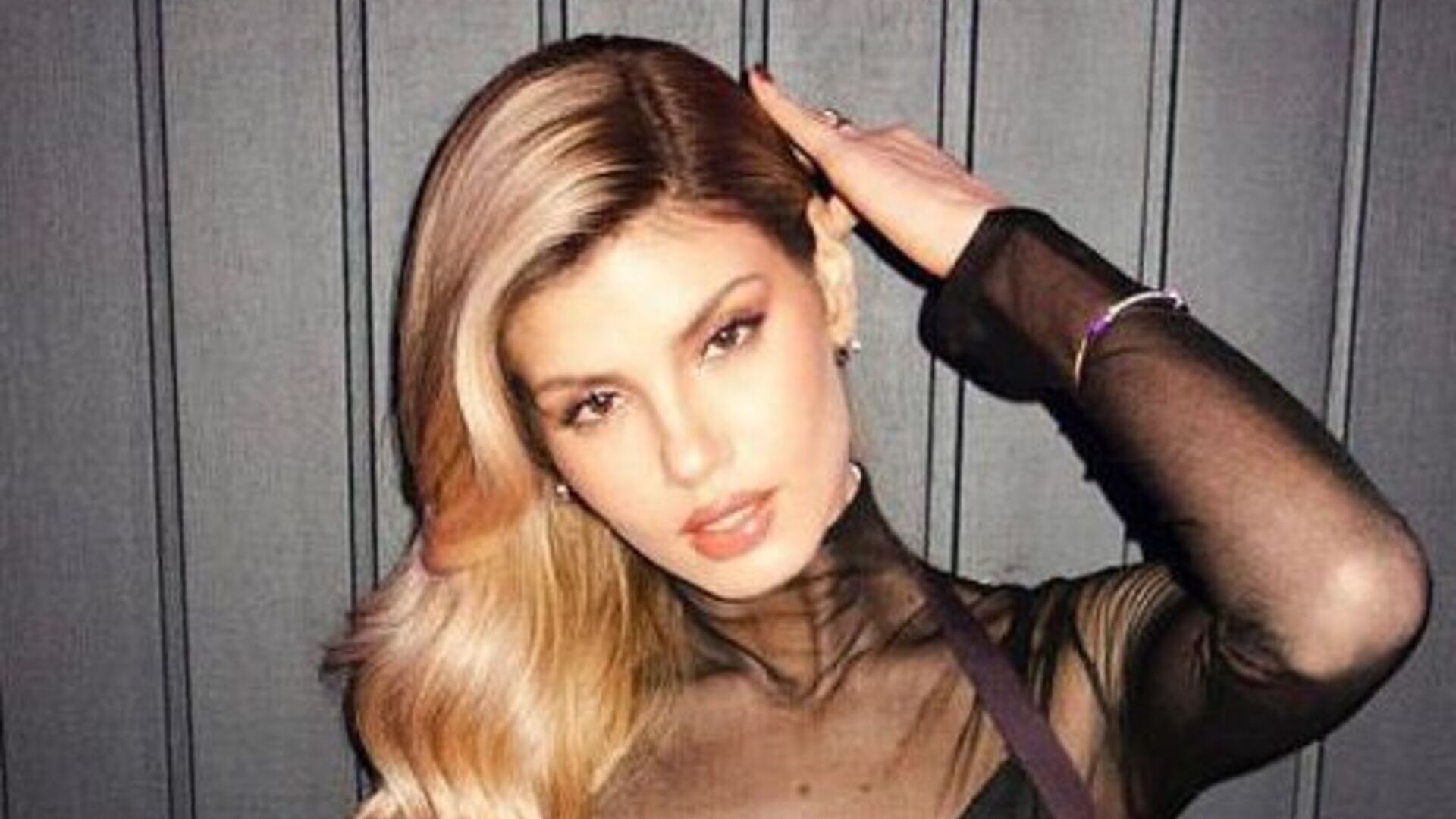 Camila Queiroz esbanja beleza com look elegante e novo visual: “Belíssima”