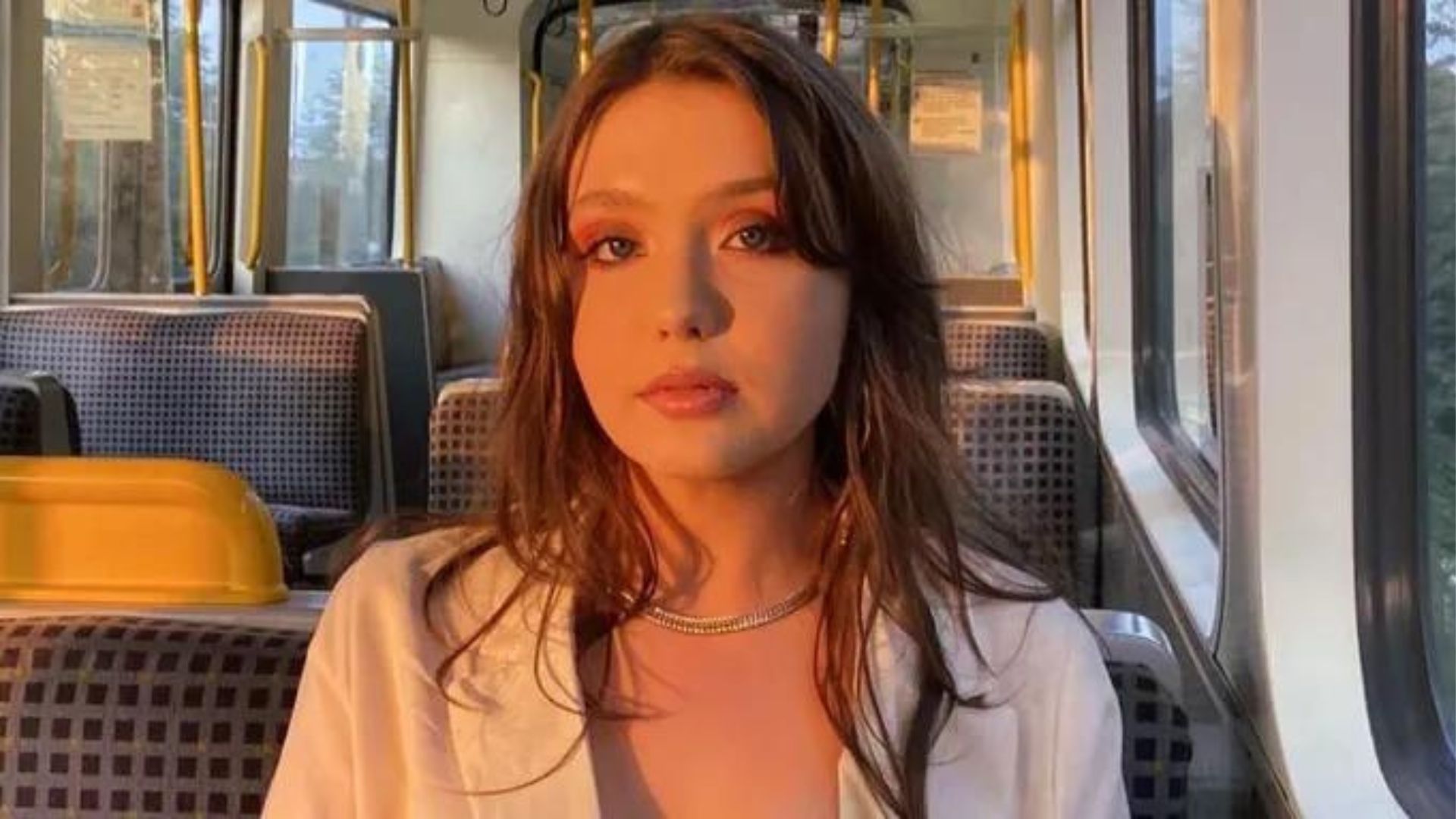 Promessa da música, cantora morre aos 21 anos após descoberta de um glioma