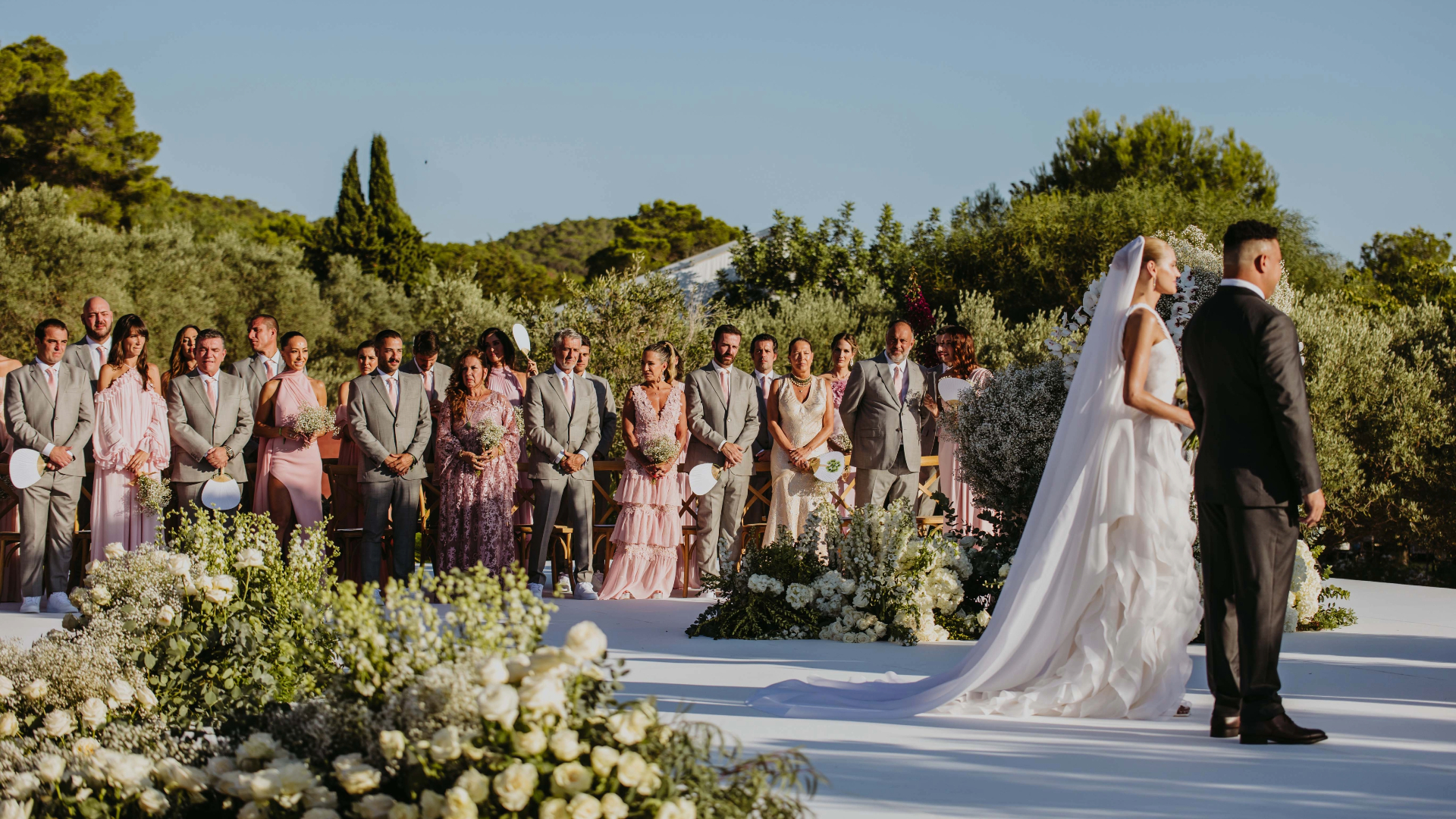 Quais famosos estiveram no casamento de Ronaldo e Celina Locks? Confira