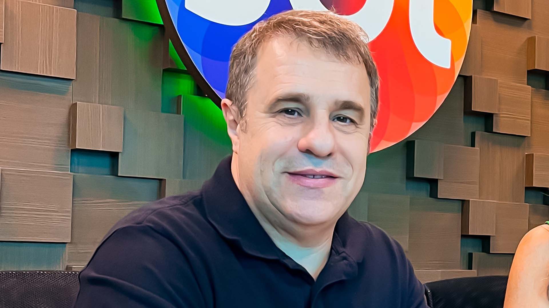 Diretor Fernando Pelegio deixa o SBT após 43 anos