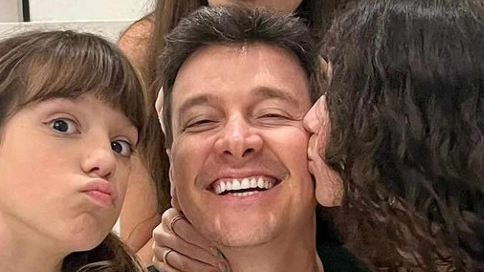 Filhas de Rodrigo Faro impressionam com beleza: ”São lindas”