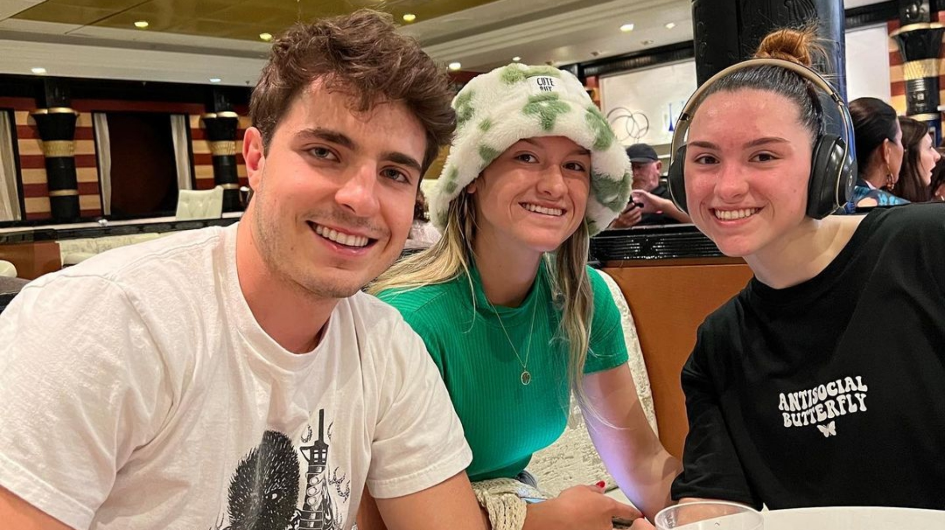 Rose Miriam posta fotos inéditas dos filhos com Gugu Liberato em viagem da família; confira