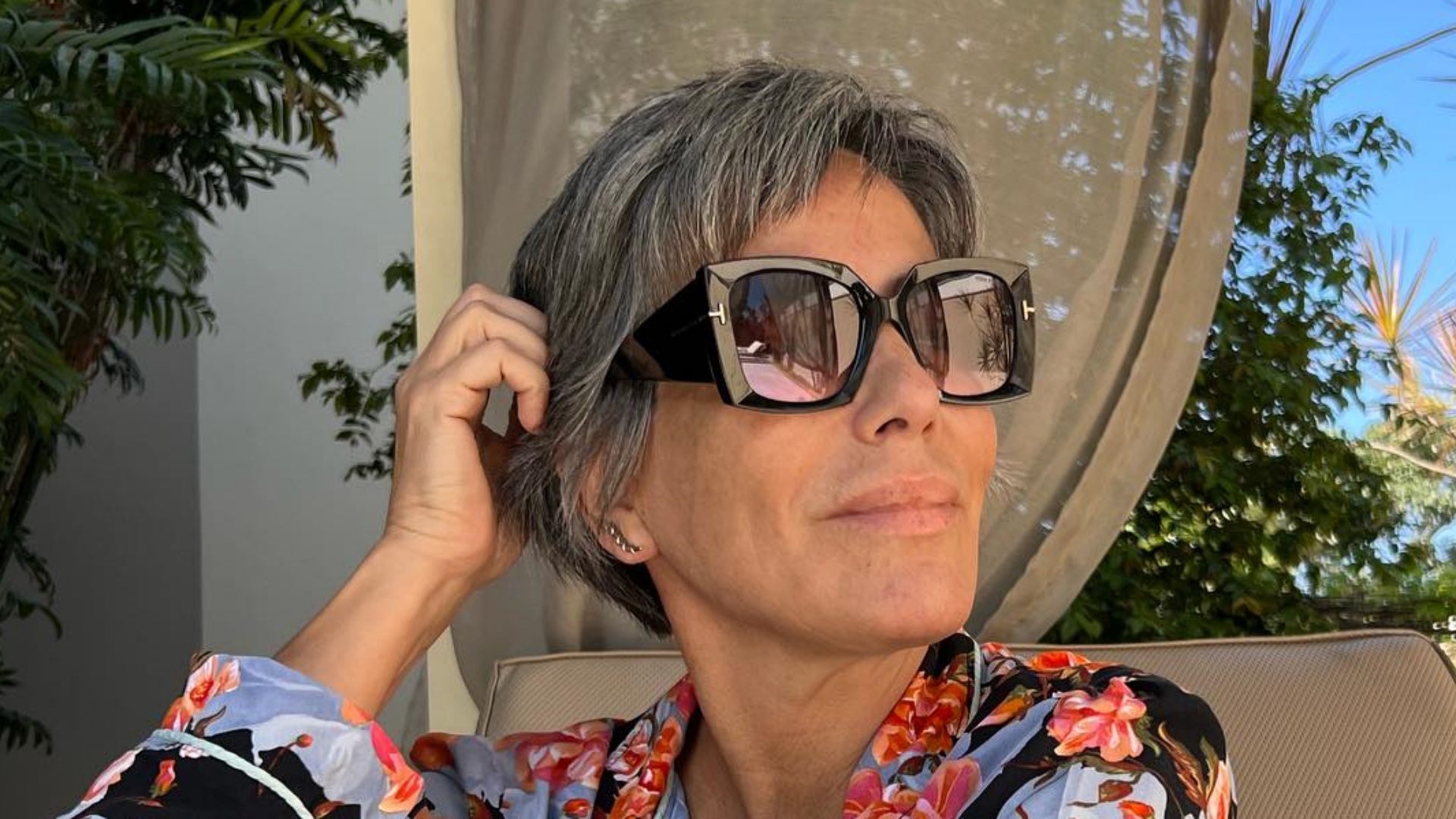 Gloria Pires exibe beleza natural ao curtir dia de sol: “Zero defeitos”