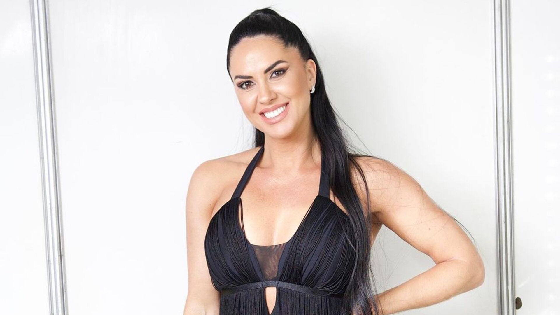 Graciele Lacerda se exibe em bastidor de show e faz desabafo: ”Tudo vale a pena”