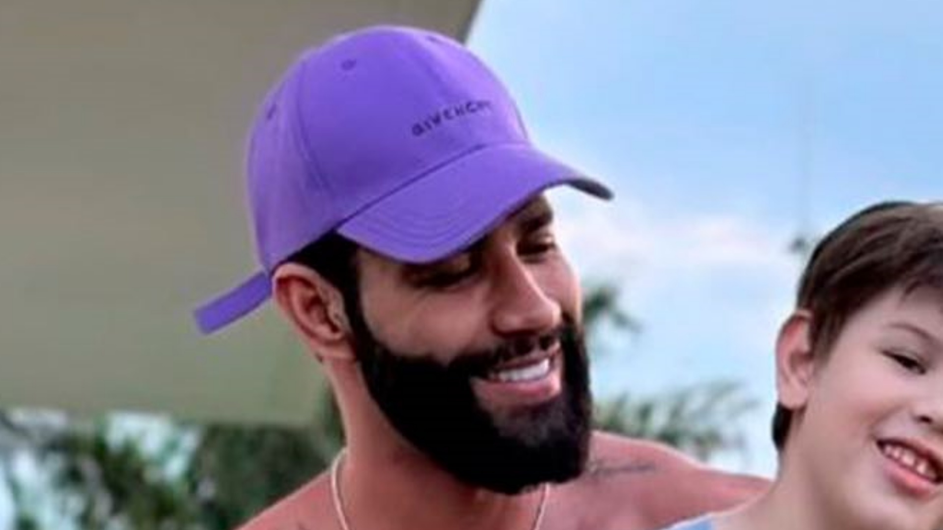Gusttavo Lima encanta com clique raro ao lado do filho mais velho: “Tá enorme”