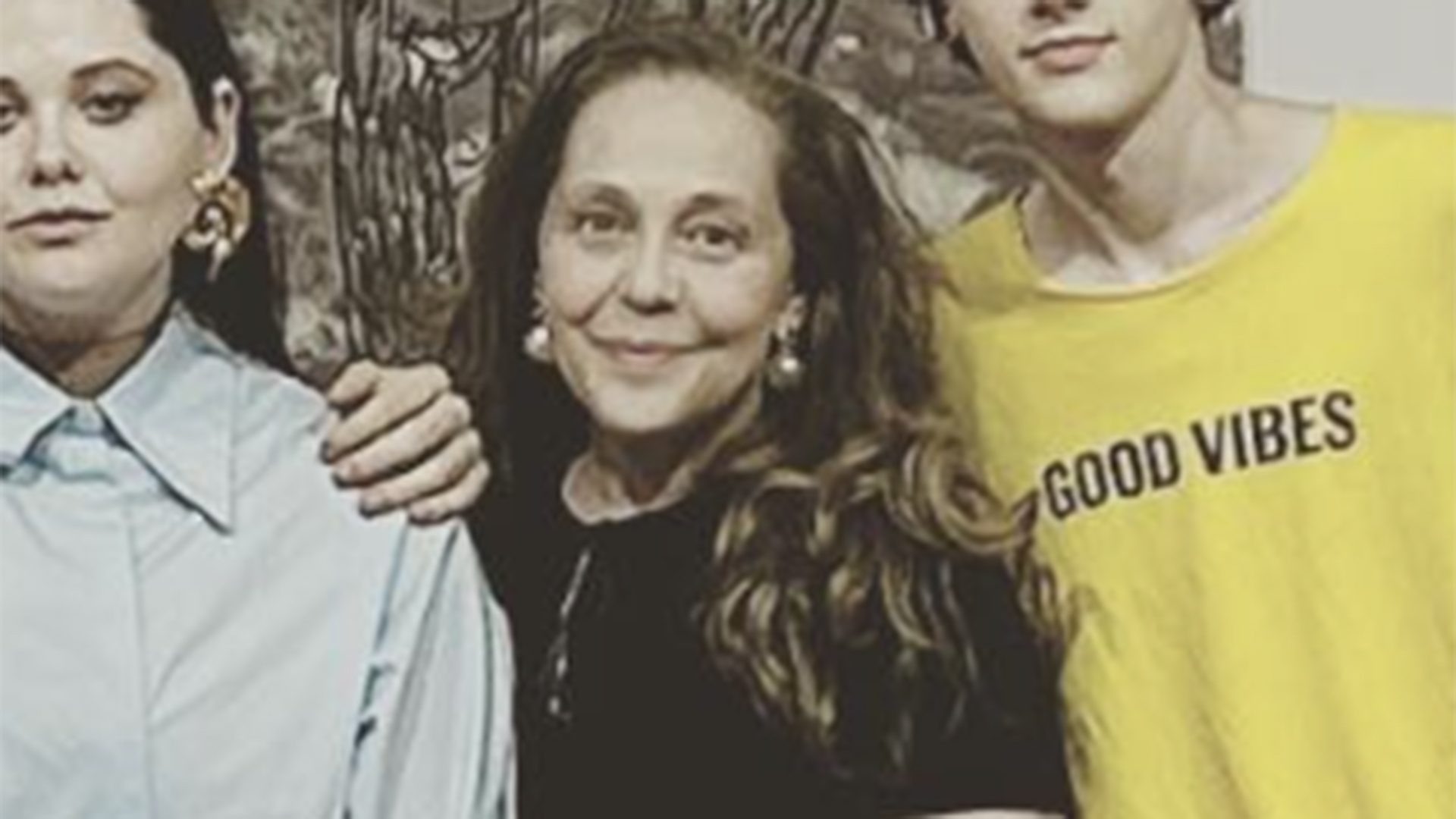 Filhos gêmeos de Isabela Garcia aparecem maiores do que a mãe em nova foto