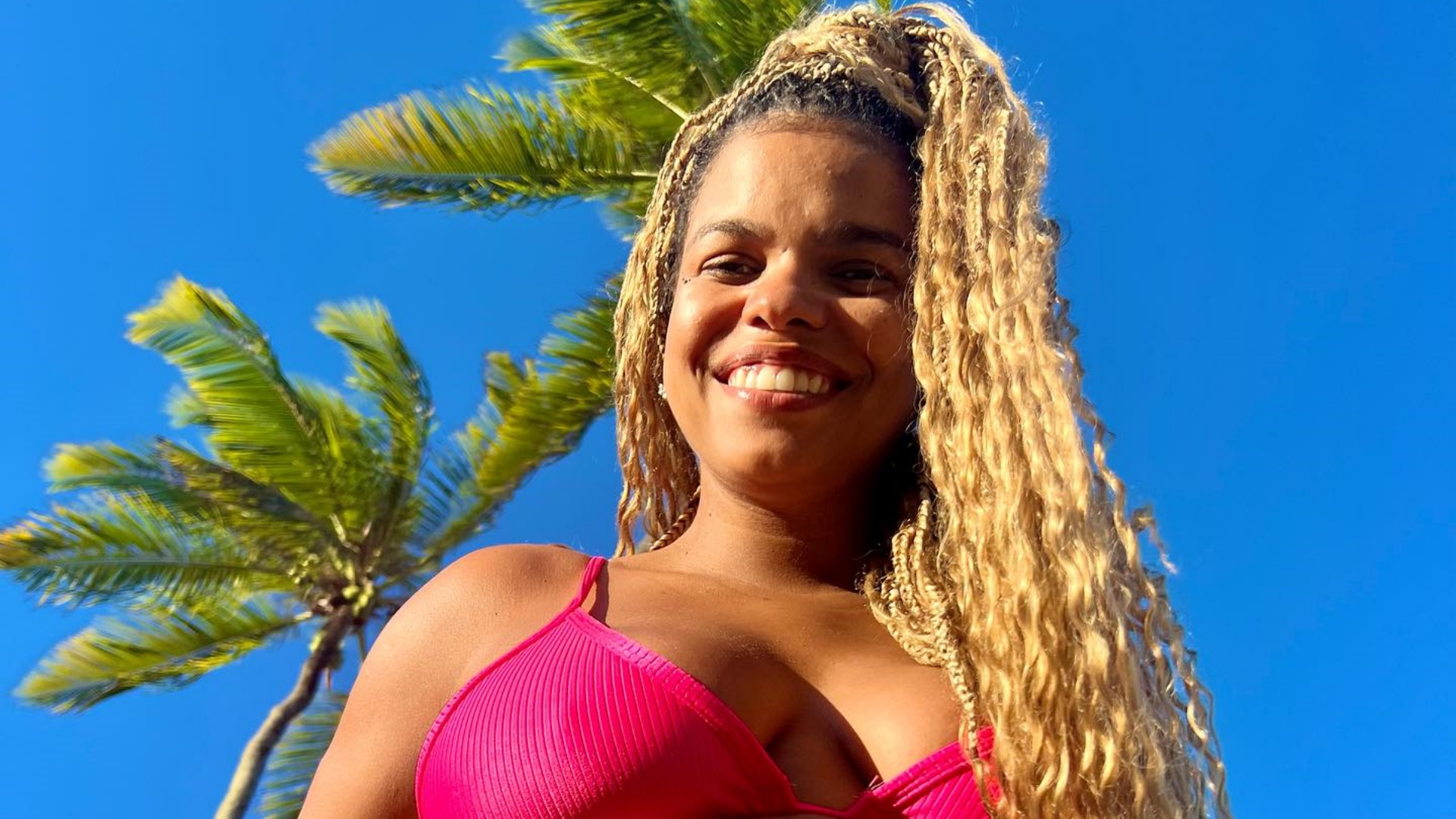 Grávida, Jeniffer Nascimento choca ao exibir o barrigão: “Como cresceu”