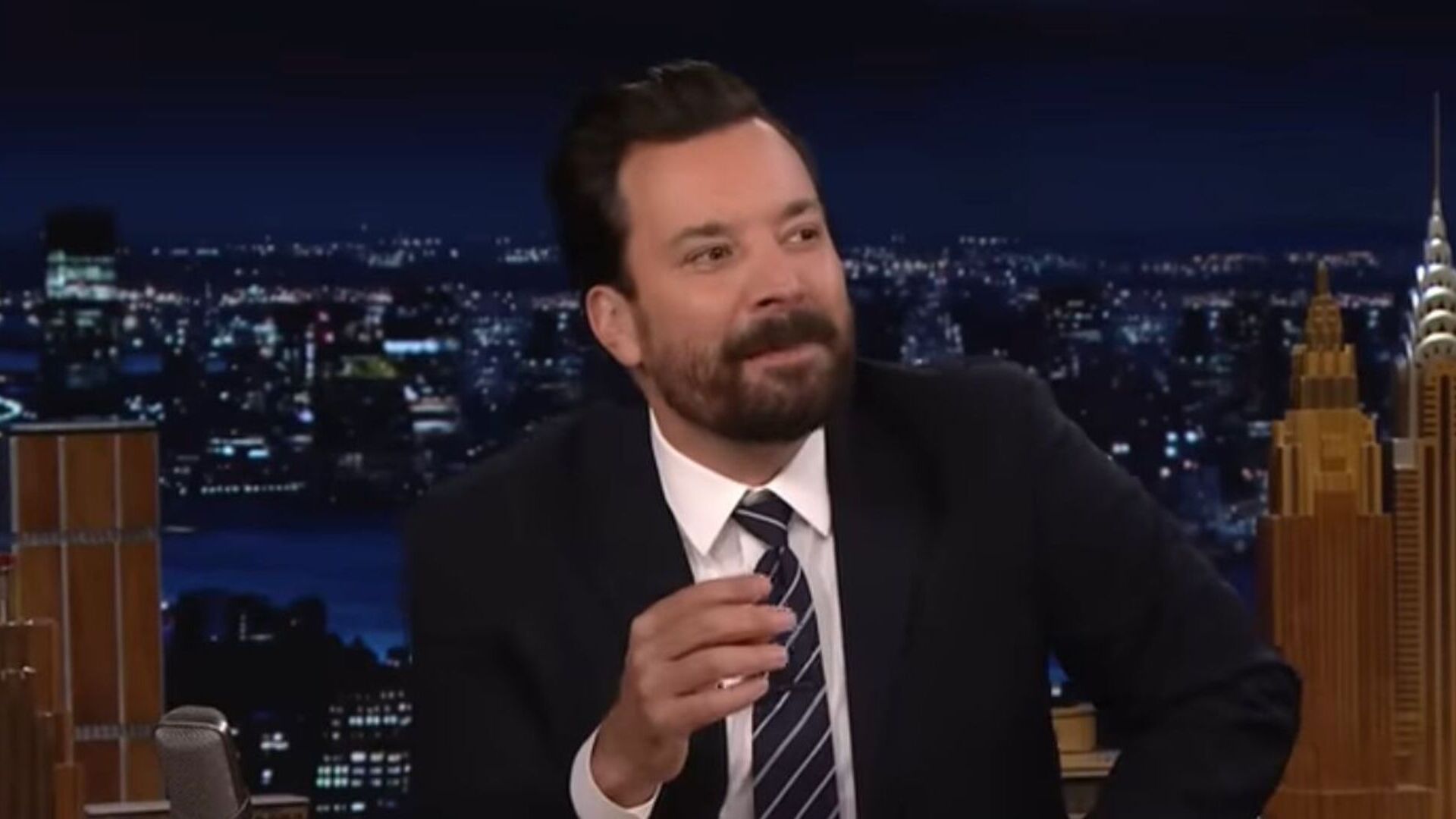 Apresentador de talk-show Jimmy Fallon se desculpa com funcionários após acusações de ambiente “tóxico” de trabalho