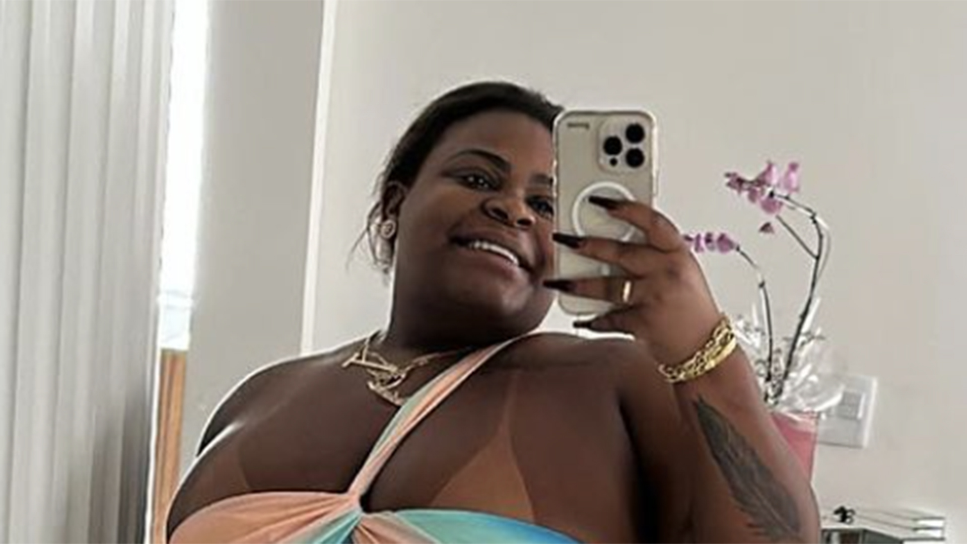 Após bariátrica, Jojo Todynho exibe nova silhueta ao usar look mínimo