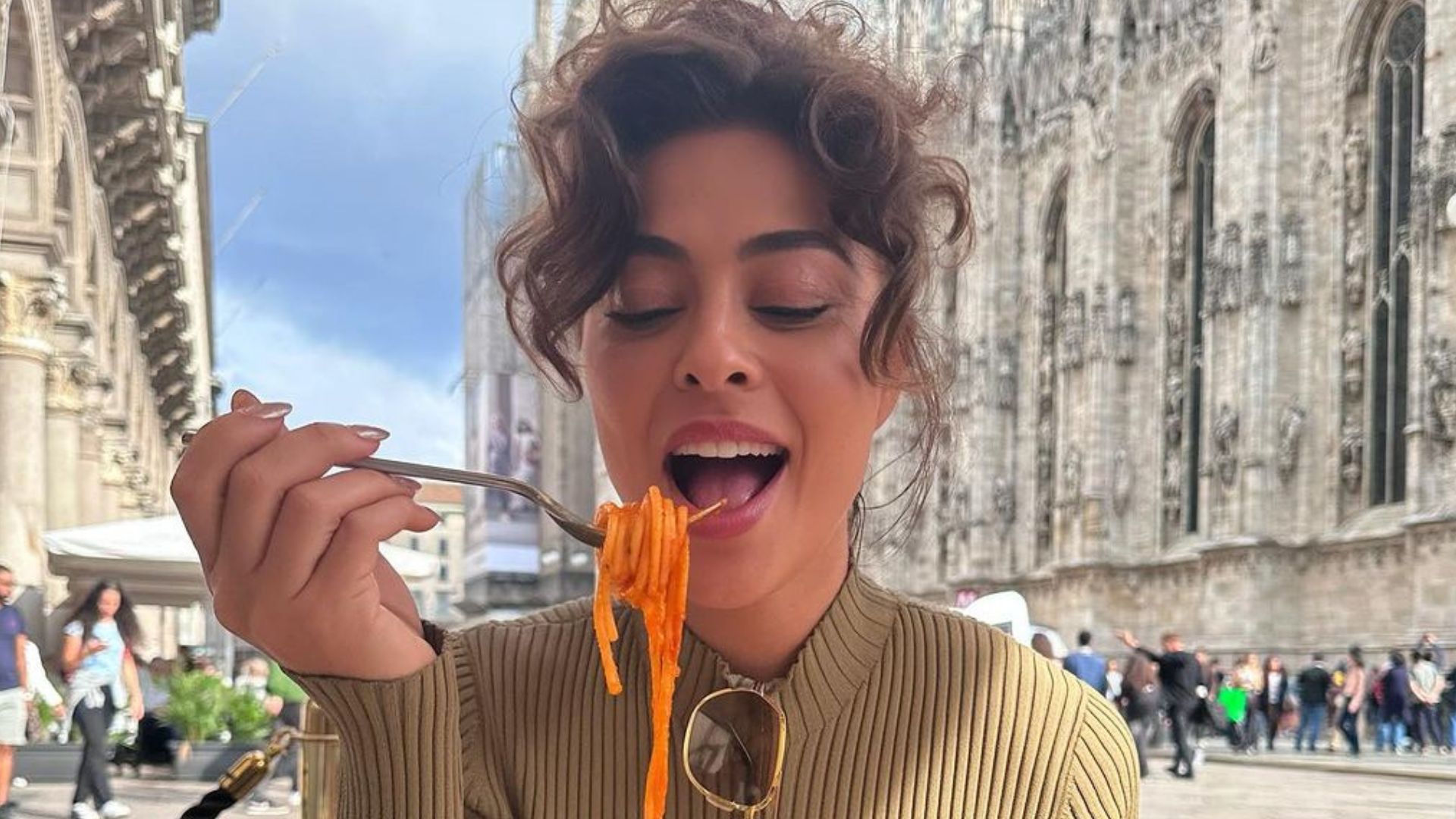 Juliana Paes aproveita almoço em Milão ao lado de amigas: “Chiquérrima”