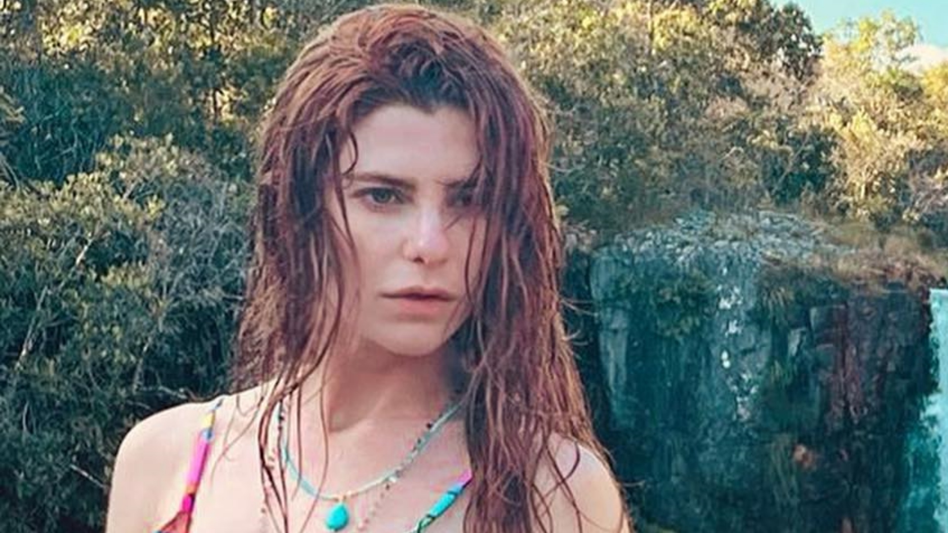 Julianne Trevisol impressiona ao posar em meio à natureza: “Deusa”