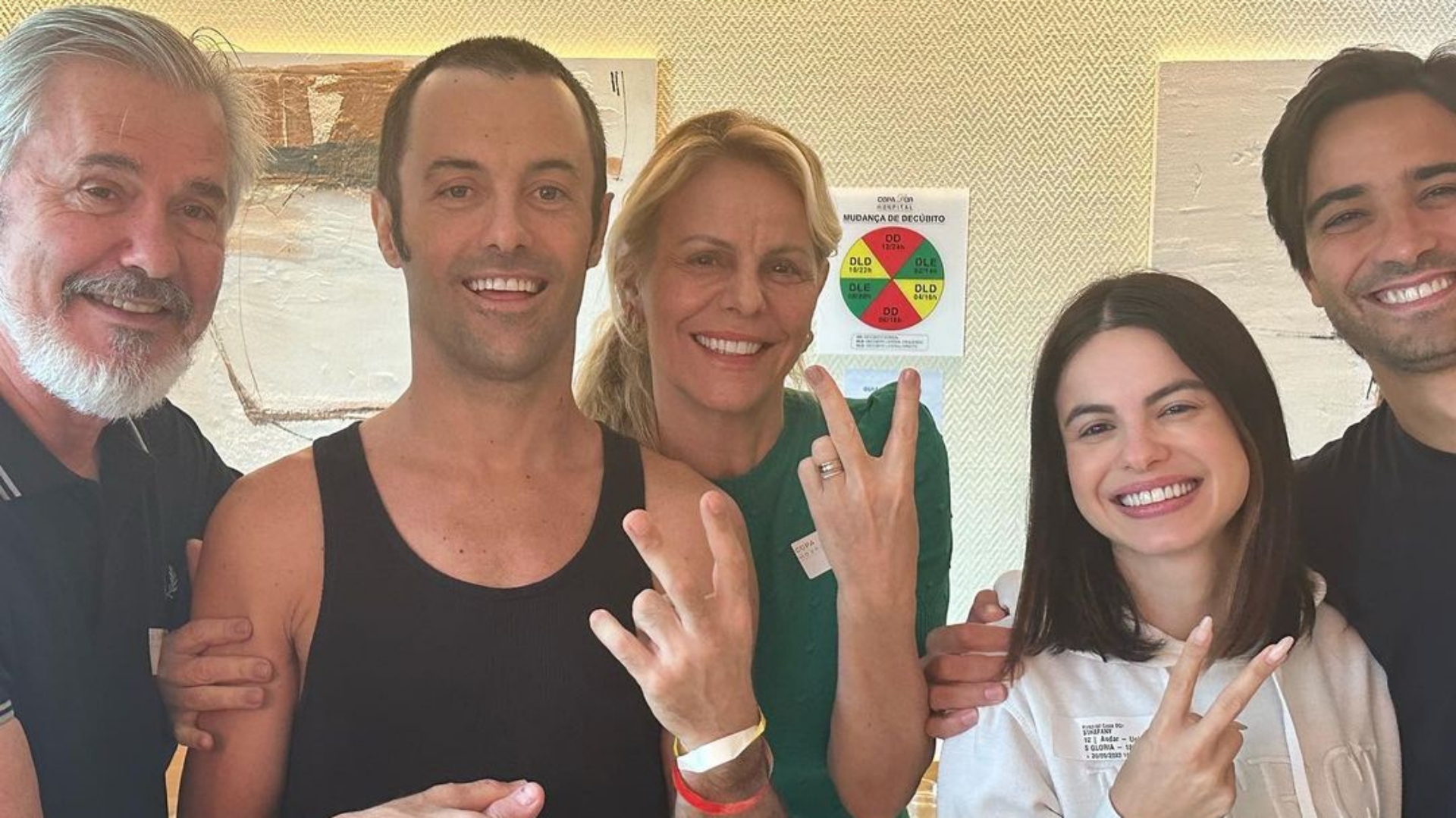 KayKy Brito surge em primeiras fotos com família após acidente: ‘Ganhou uma nova vida’