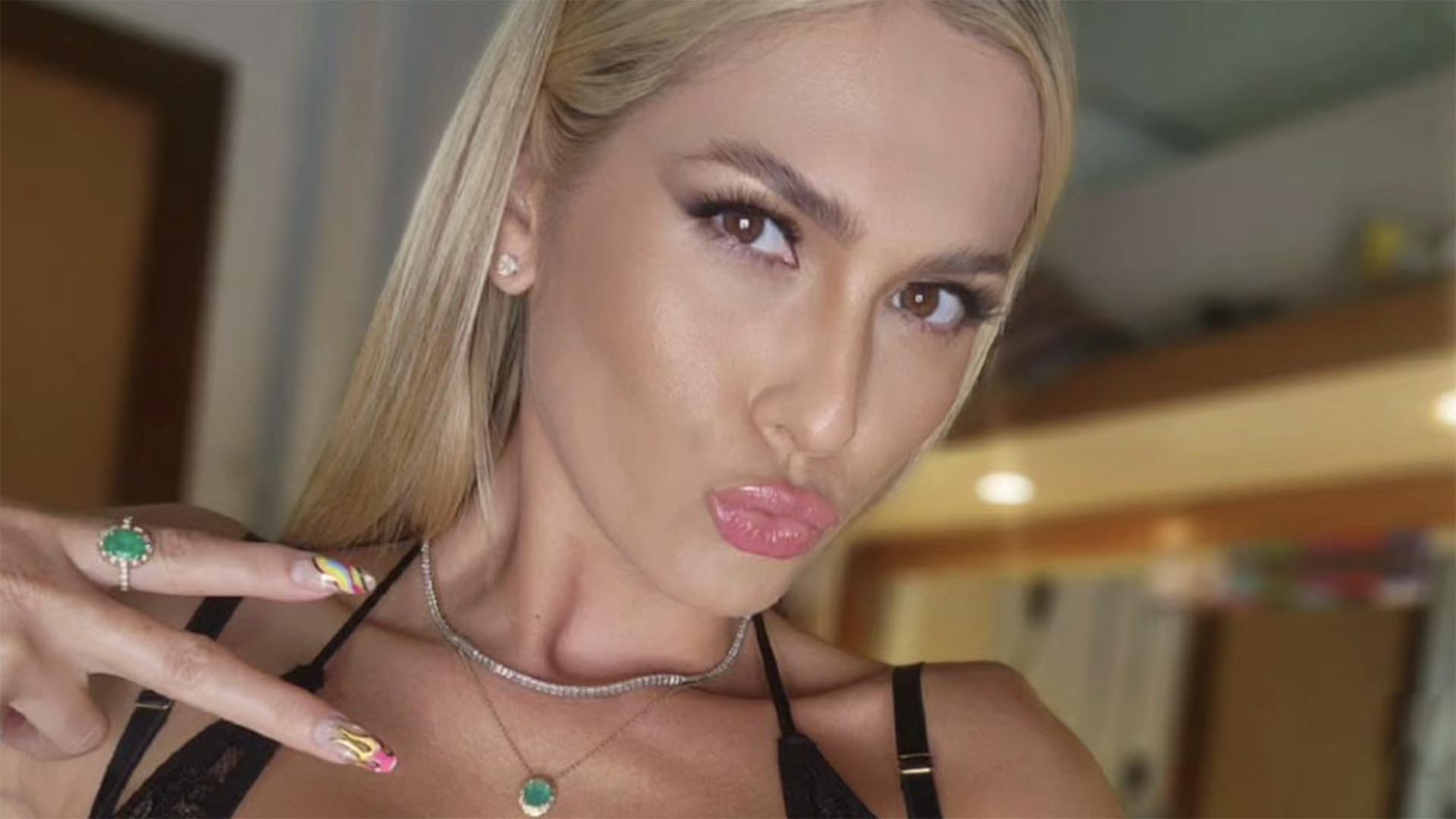 Lívia Andrade ousa ao usar top rendado em novas fotos