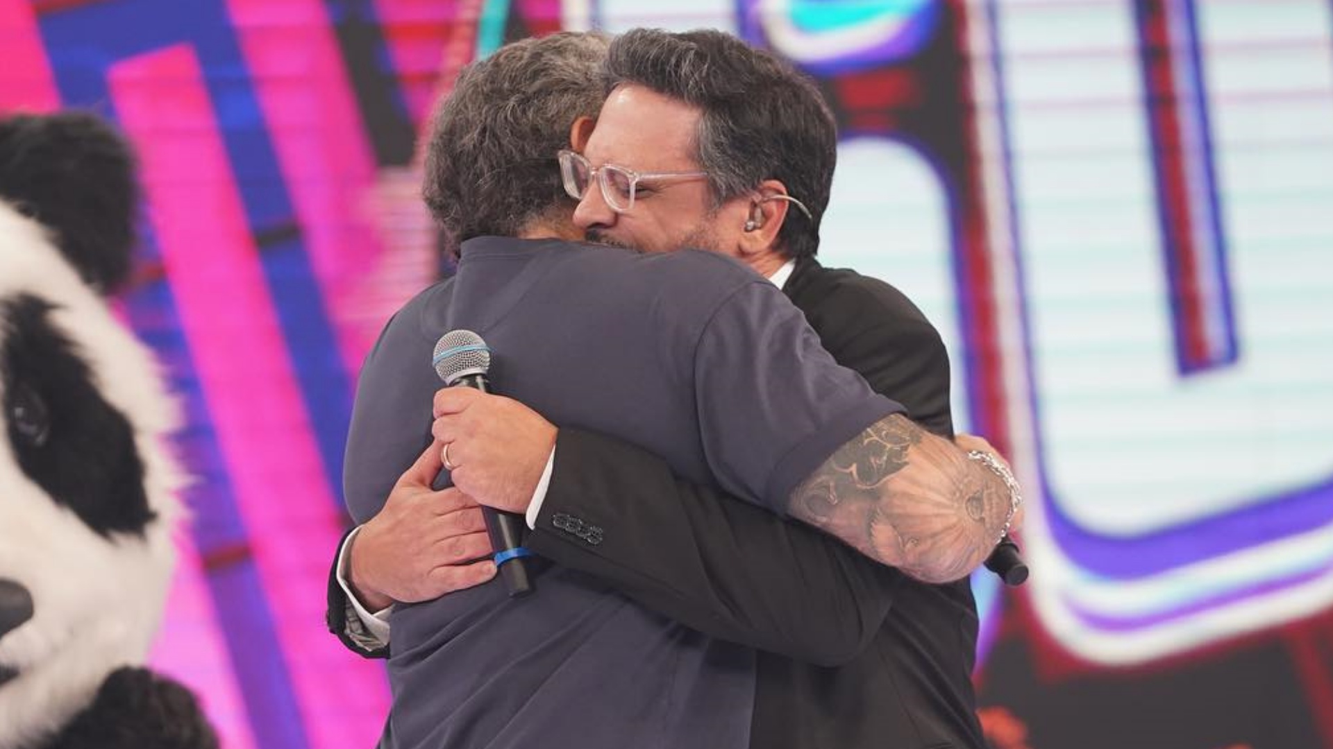 Lucio Mauro Filho celebra 2 anos de parceria com Marcos Mion no ‘Caldeirão’