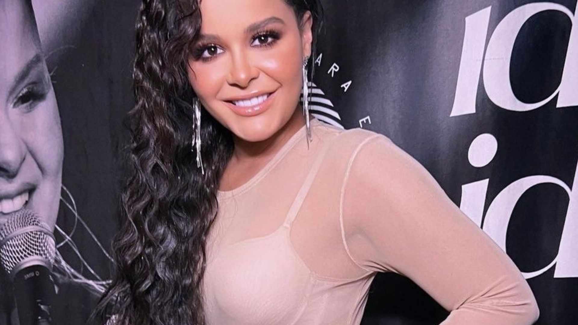 Com visual diferente, Maraisa causa com look transparente: ”Perfeita”