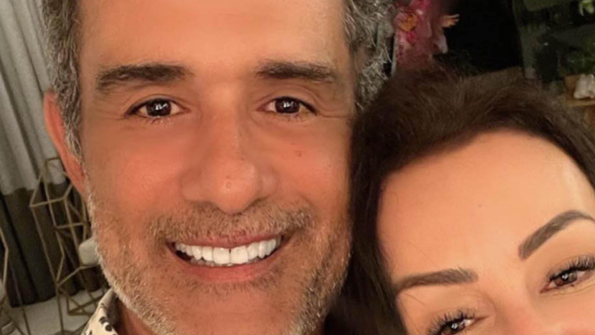 Marcos Pasquim exibe foto inédita com a namorada: ‘Parabéns’