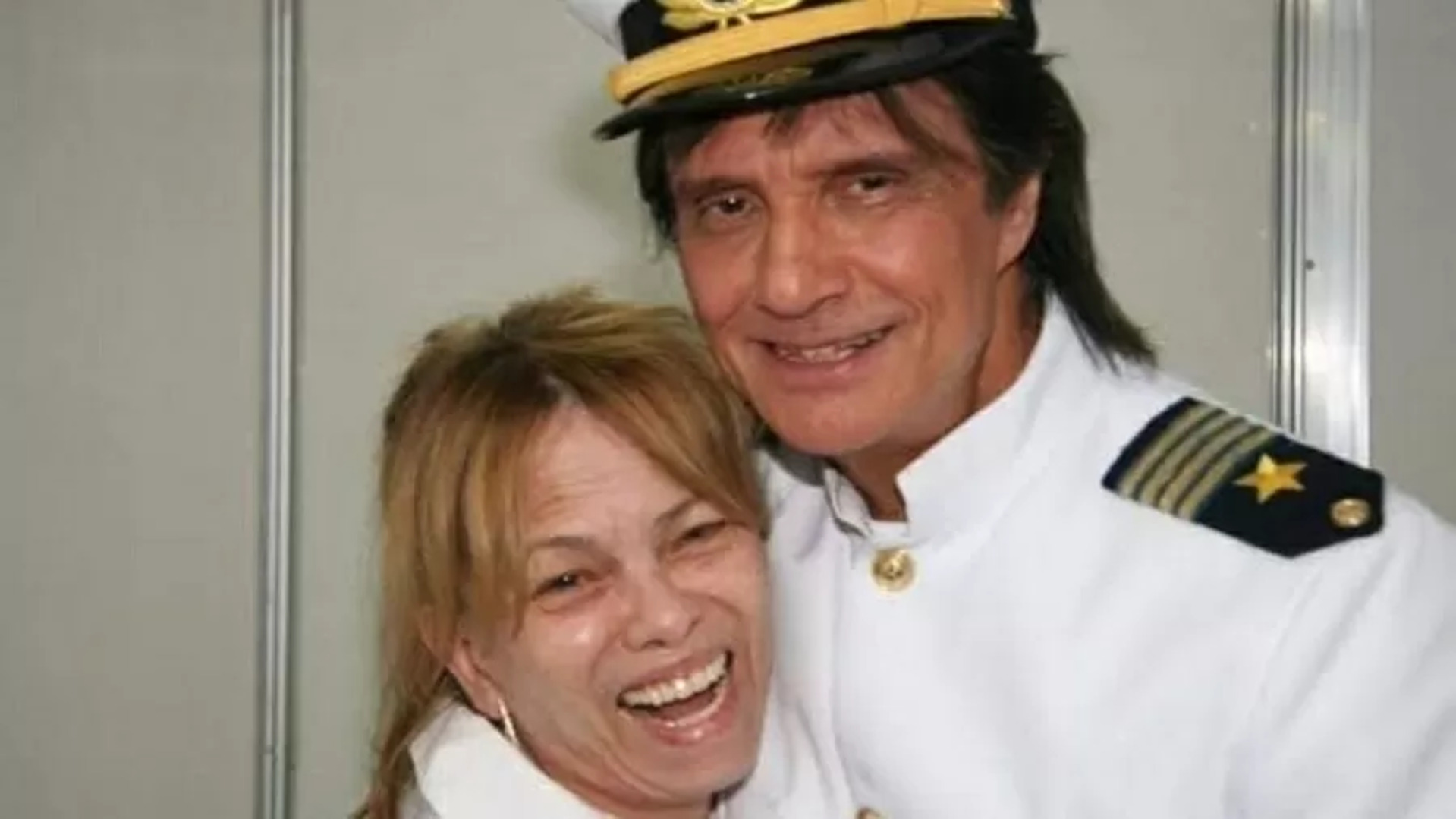 Carminha, ex-secretária e ‘anjo da guarda’ de Roberto Carlos, morre aos 83 anos