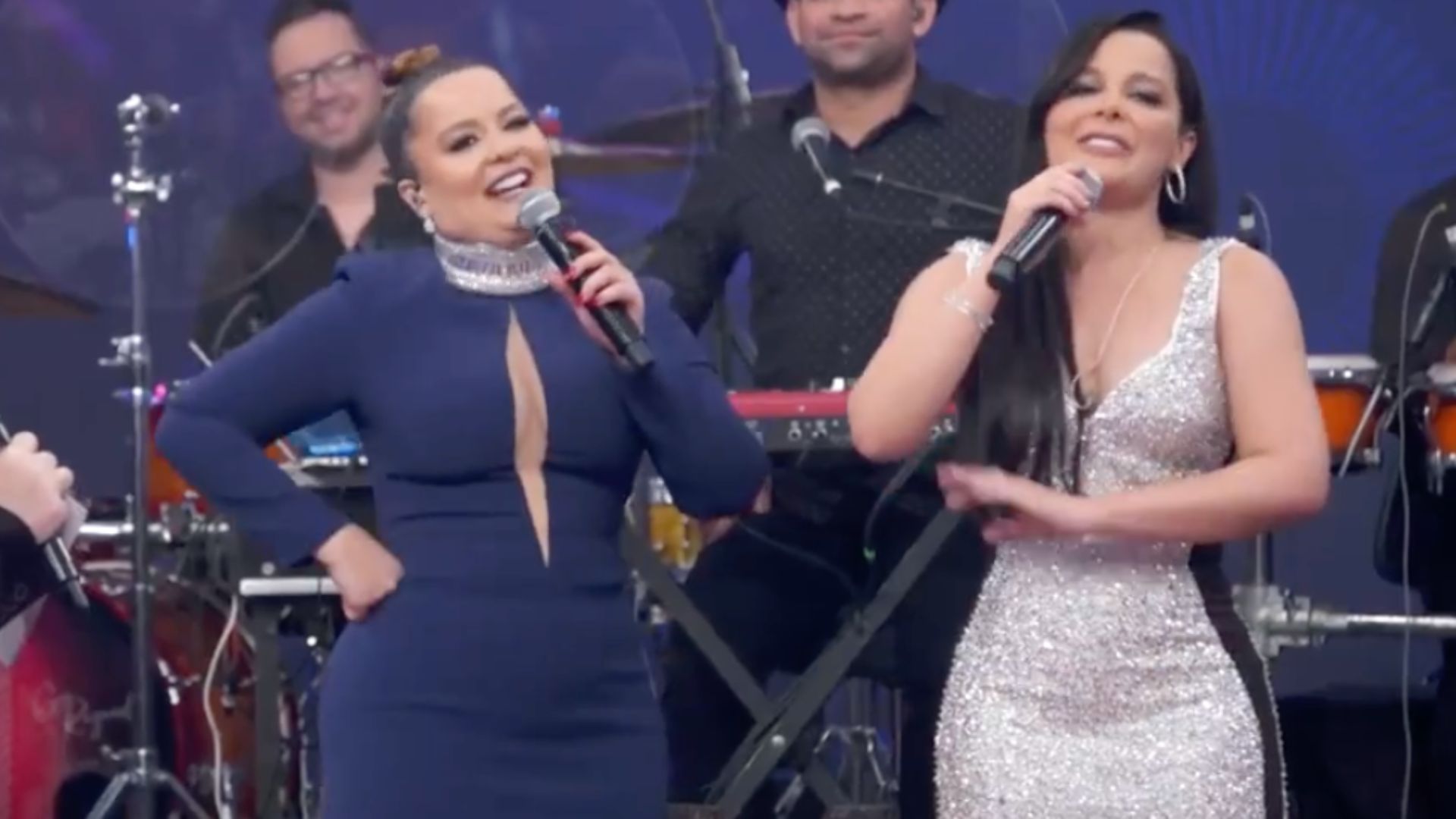 Primeira vez! No ‘Altas Horas’, Maiara e Maraisa apresentam seus namorados: “Amor”