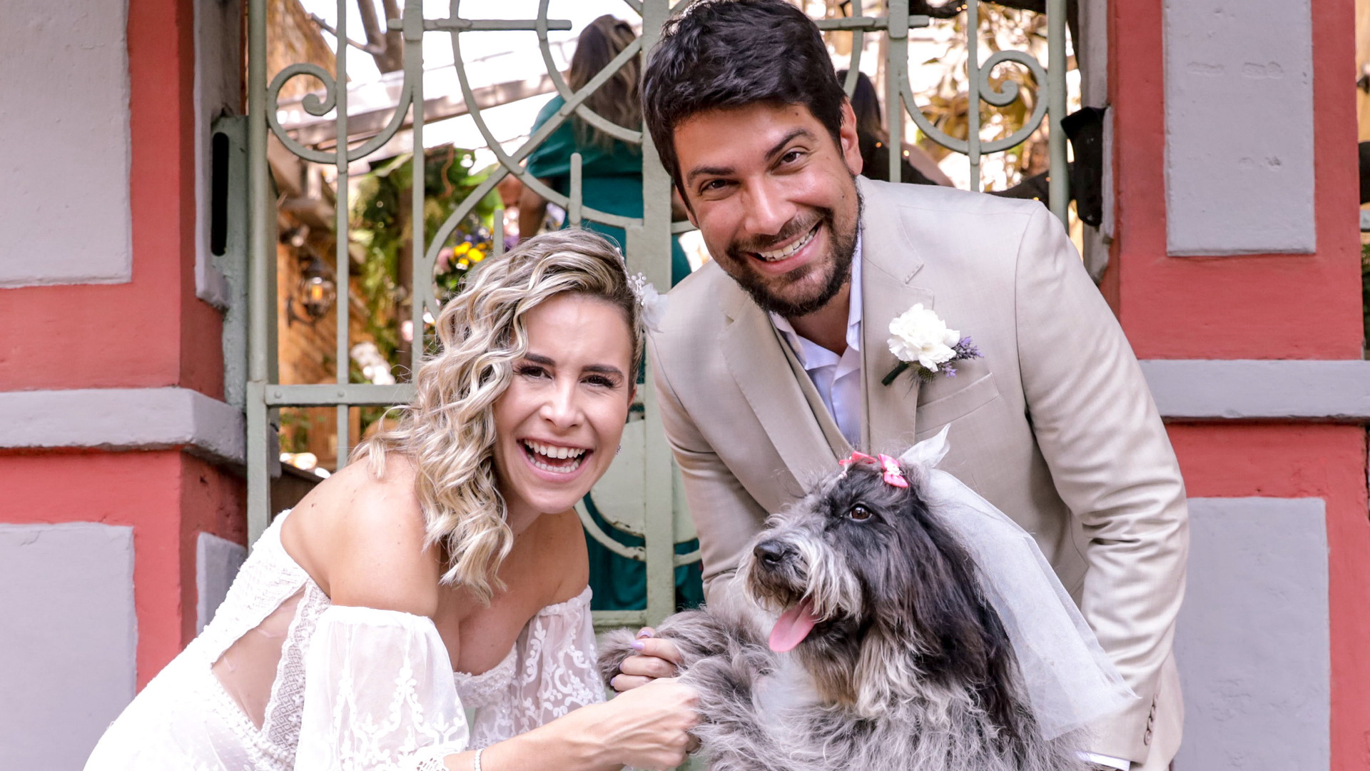 Grávida, Pamela Domingues faz chá revelação em seu casamento