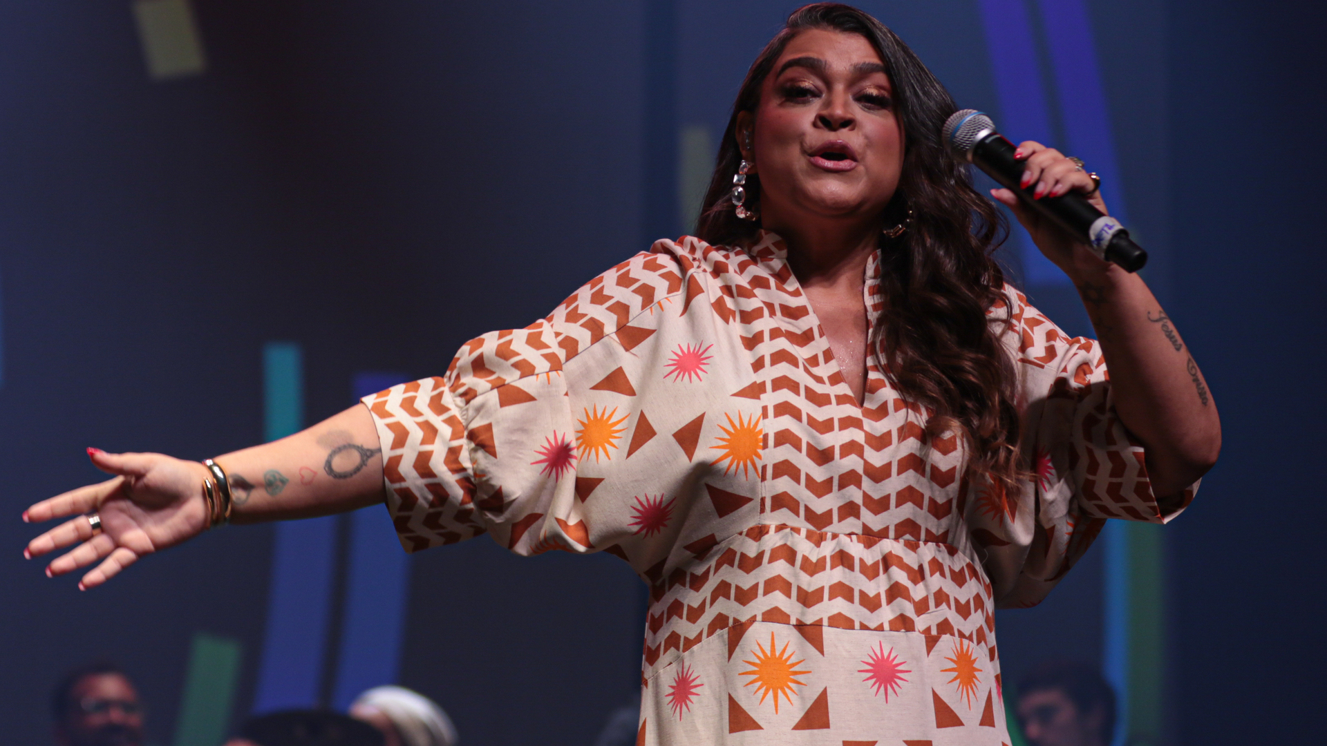Após alta, Preta Gil faz seu primeiro show e é ovacionada: ”Acabei de me curar”