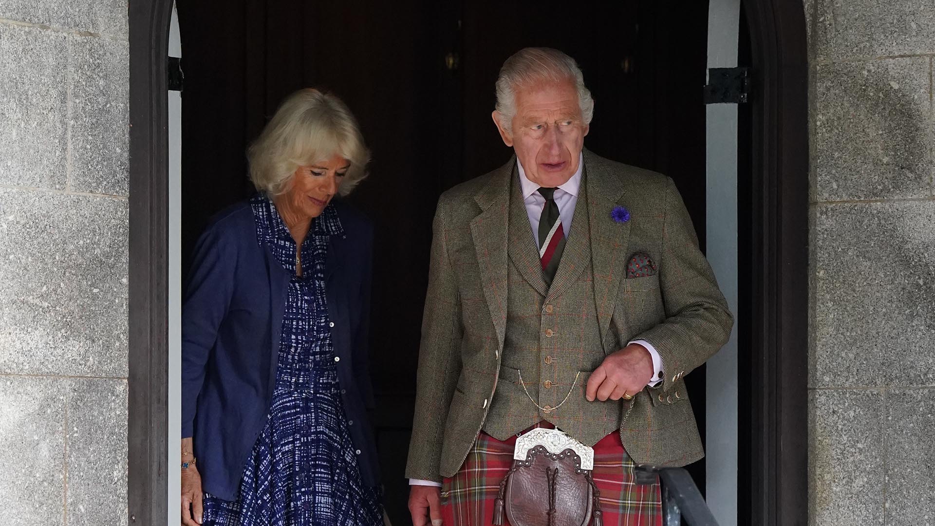 O que Rei Charles III fez no dia do aniversário da morte da Rainha Elizabeth II?