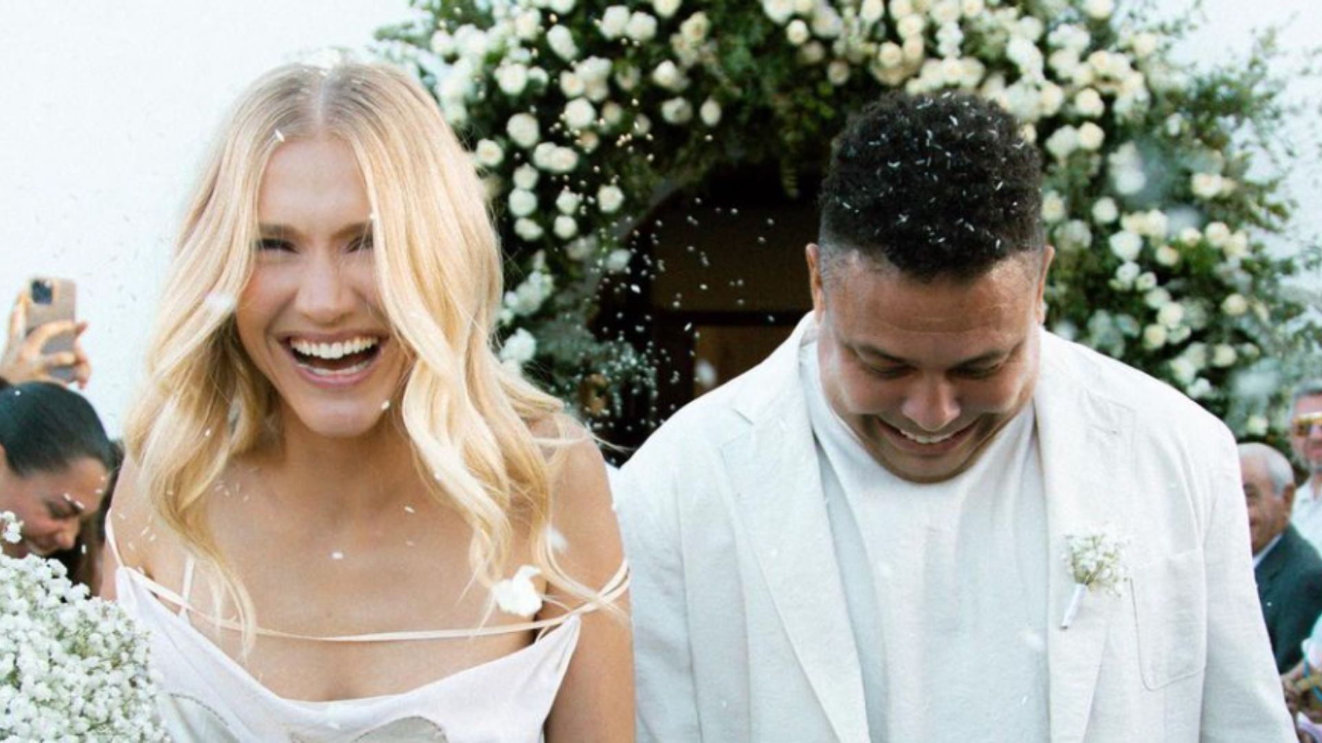Ronaldo inicia casamento de 3 dias com Celina Locks na Espanha: “Celebração íntima”