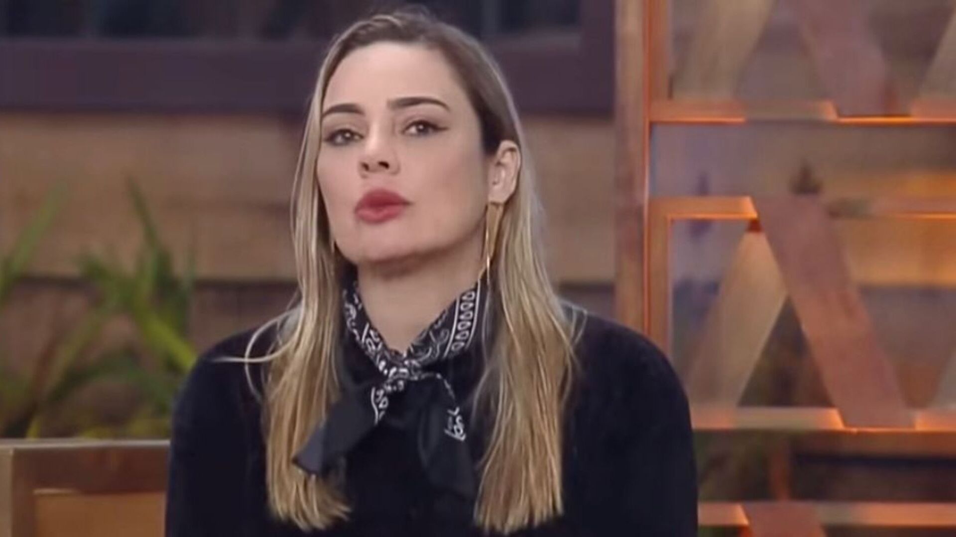 A Fazenda: Rachel Sheherazade causa polêmica ao citar o nome de Jojo Todynho