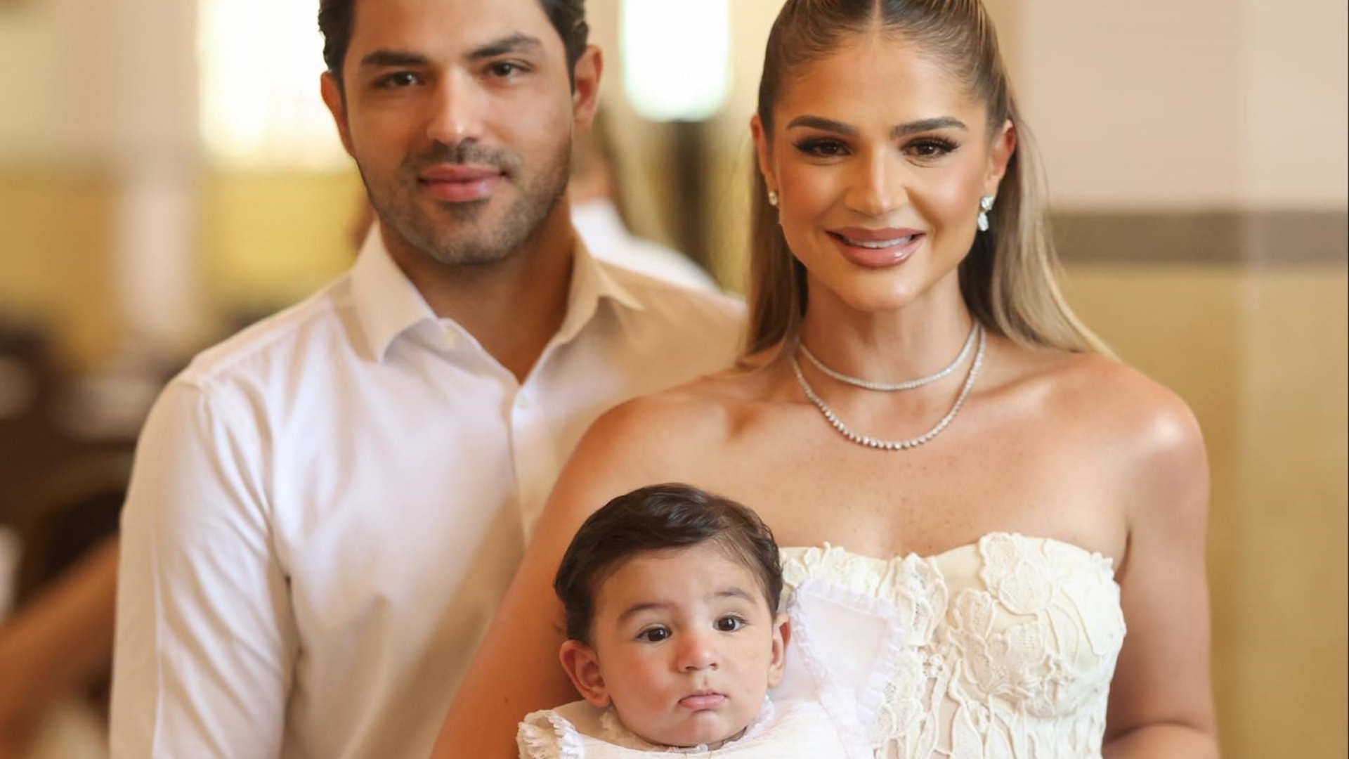 Thássia Naves mostra fotos do batizado do filho, Joaquim: “Momento emocionante”