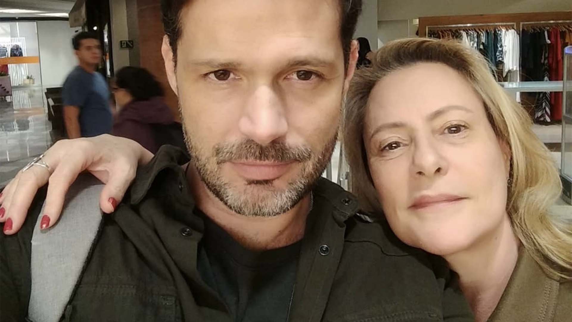 Filho de Elizabeth Savala reflete sobre diagnóstico: ‘Eu sou’