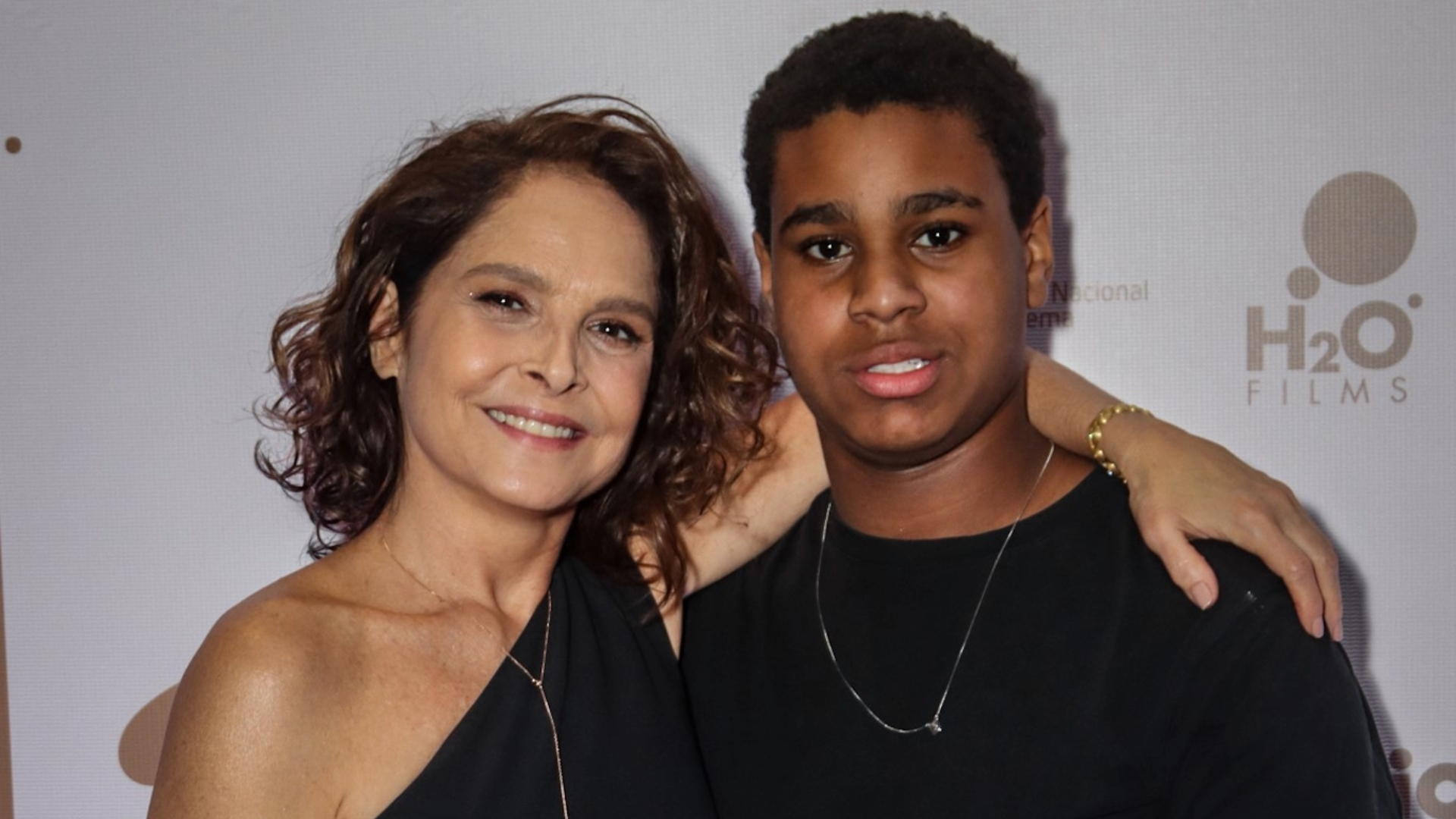 Drica Moraes é mãe de Mateus