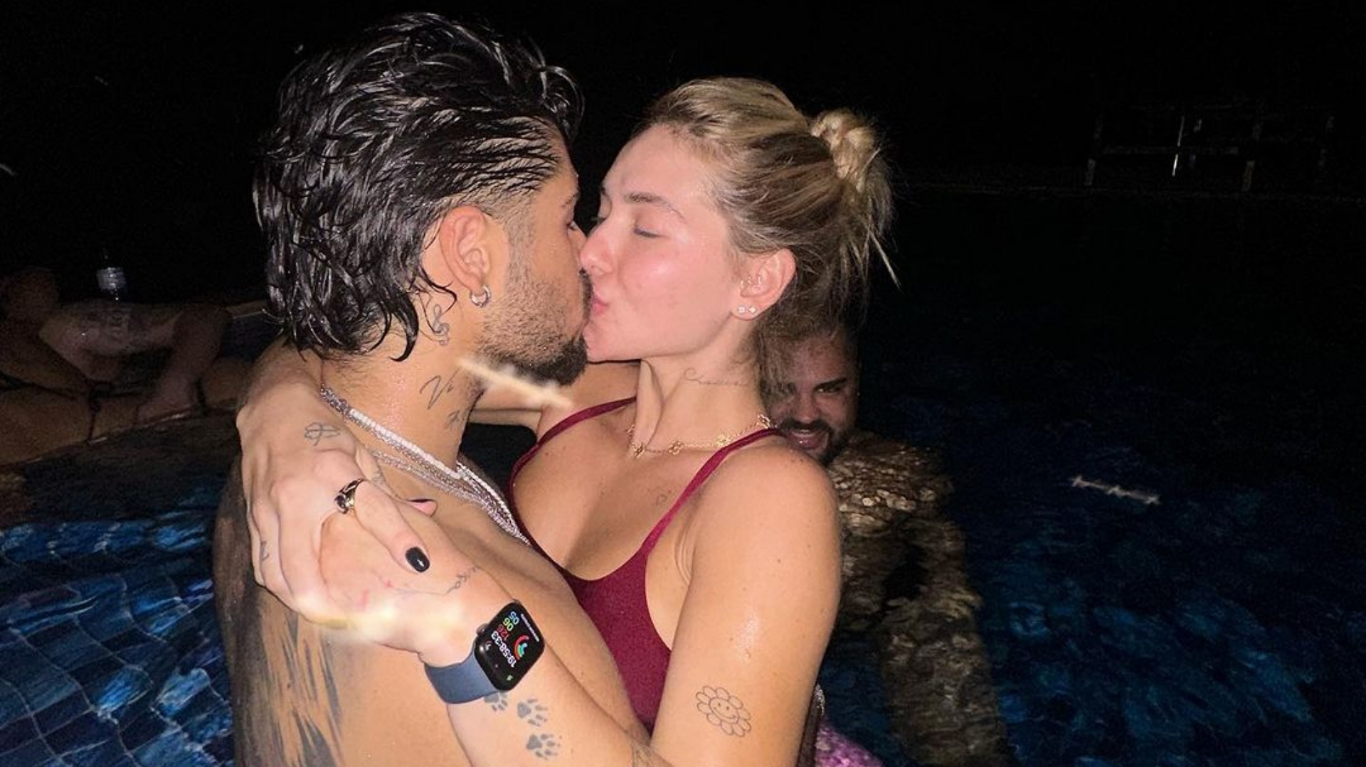 Virgínia Fonseca troca beijo apaixonado na piscina com Zé Felipe e detalhe rouba a cena; confira