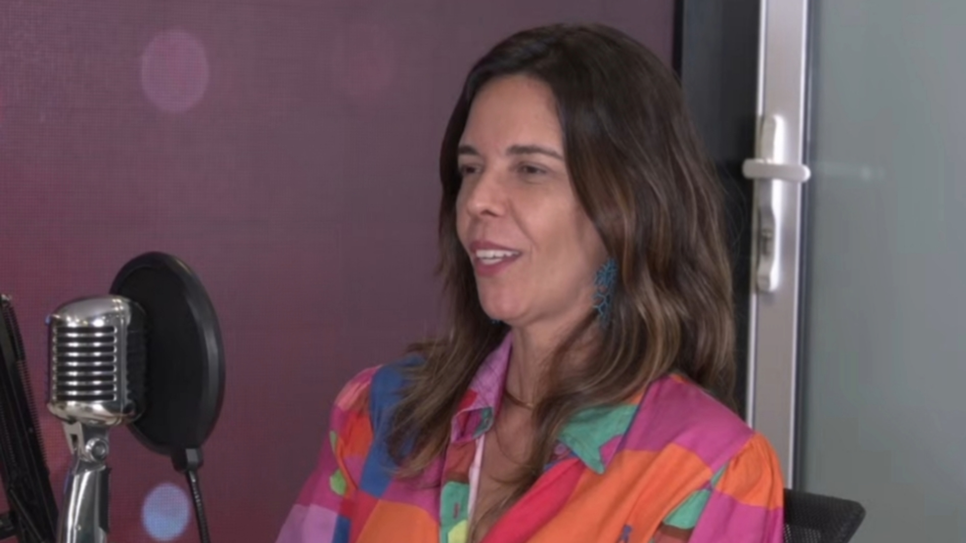Flávia Reis revela que faz terapia há 30 anos e entrega neuroses: ‘Bagunceira’