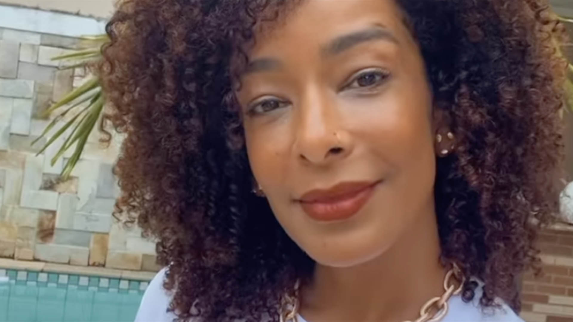 Alinne Prado é atingida por explosão de panela de pressão: ‘Susto medonho’