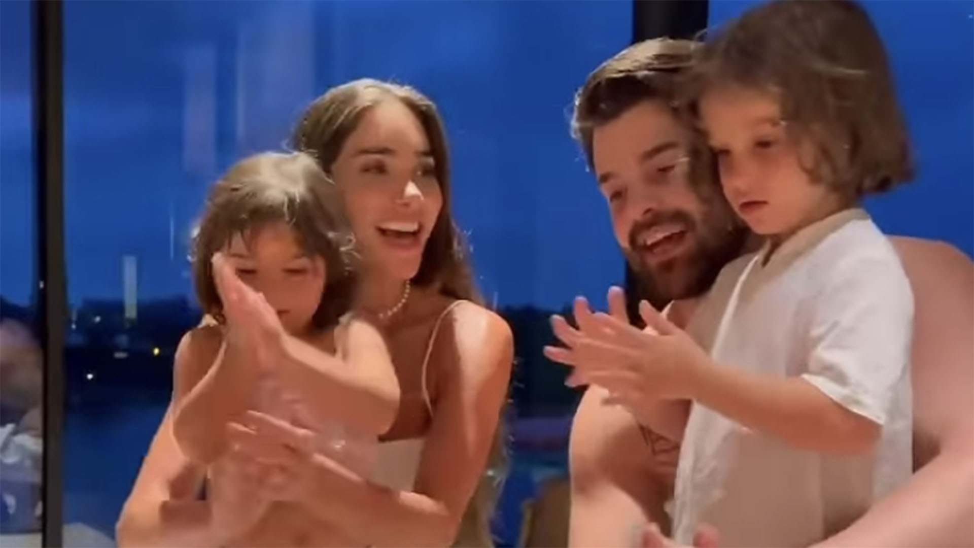Alok comemora o aniversário do filho com festa em casa