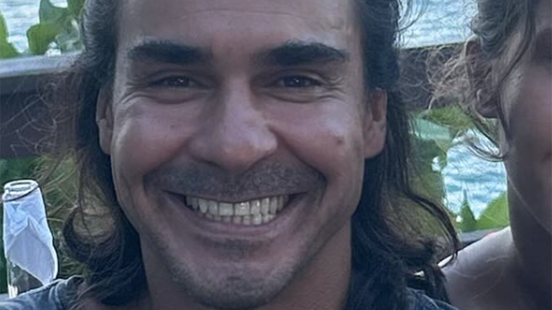 André Gonçalves exibe foto com a filha após problemas de pensão