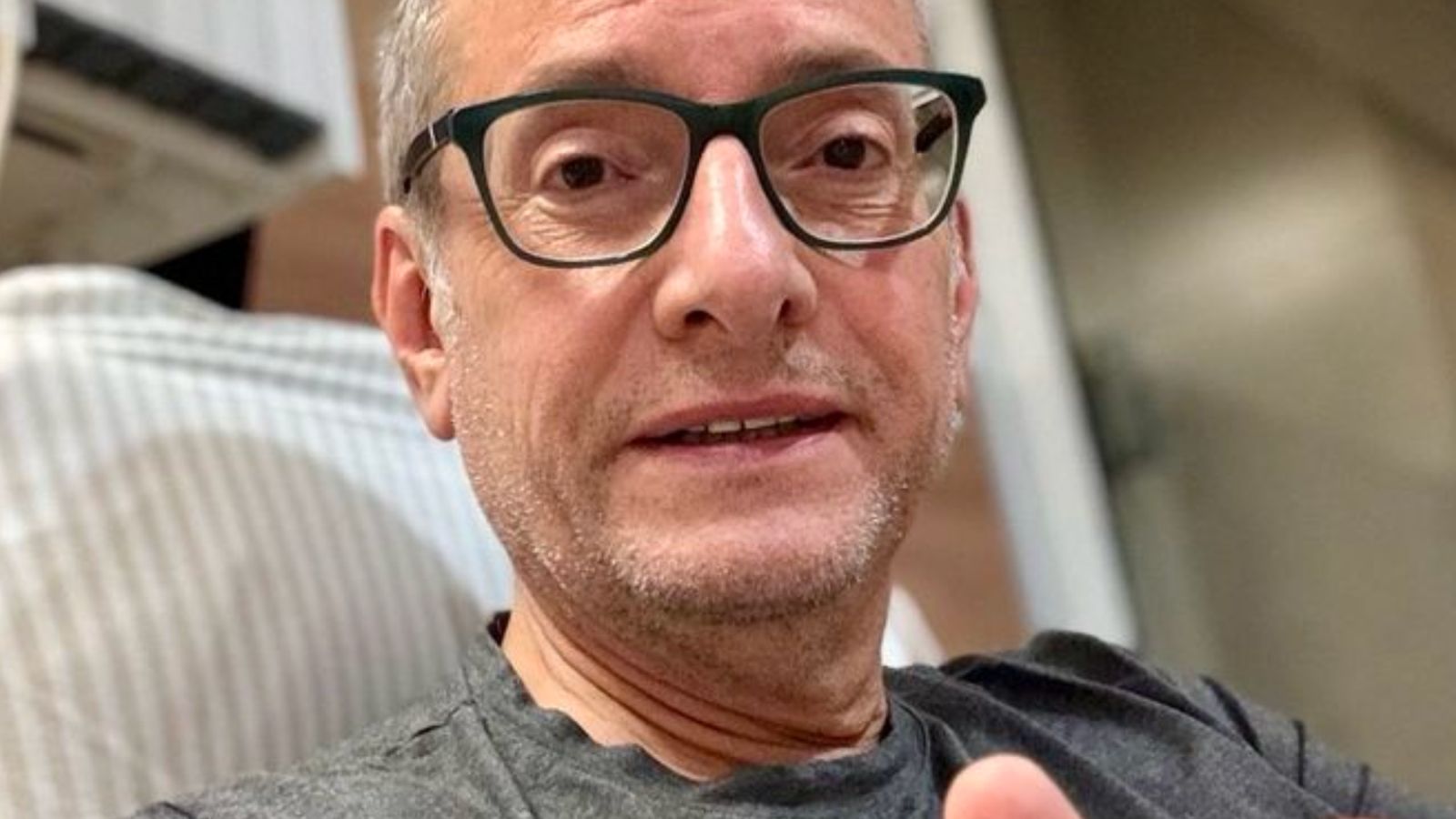 José Roberto Burnier aparece pela primeira vez após cirurgia: ‘Terceira vida’