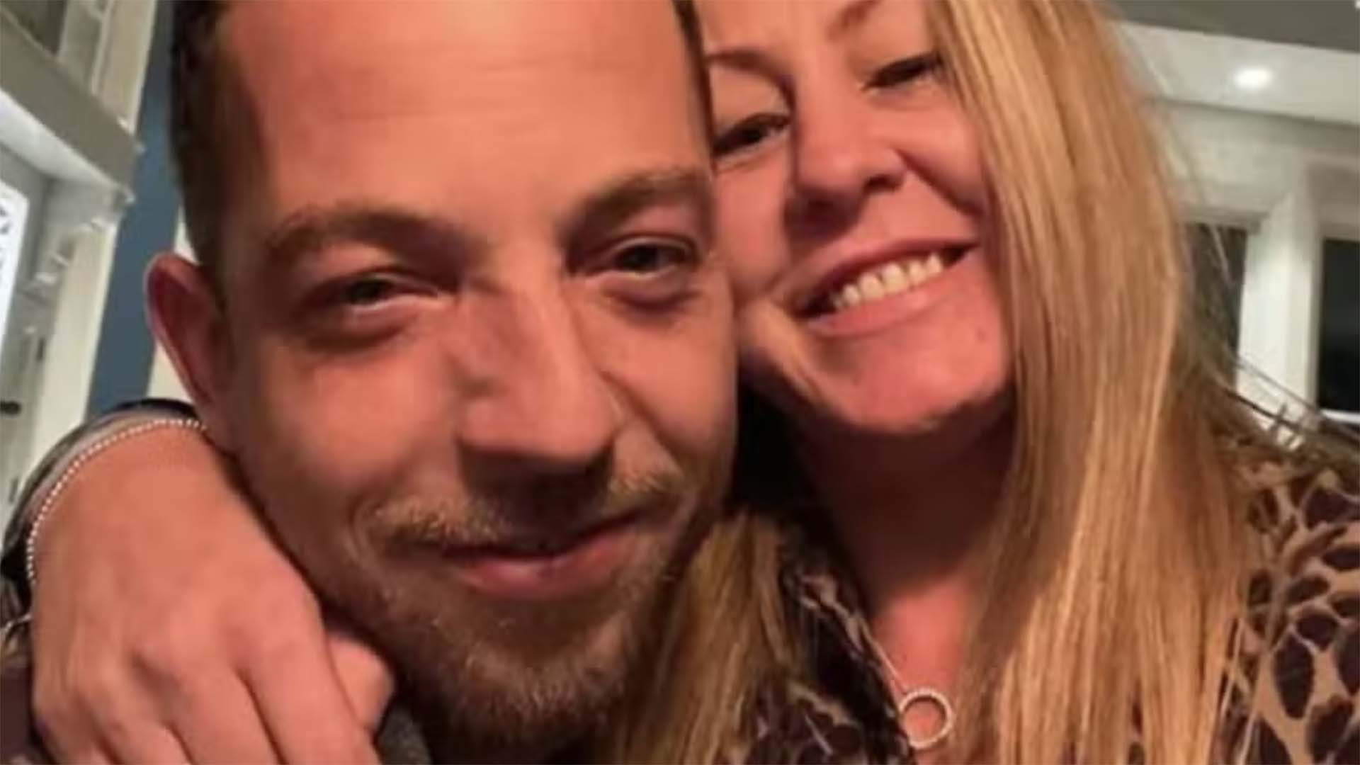 Mulher do cantor James Morrison morre na casa da família