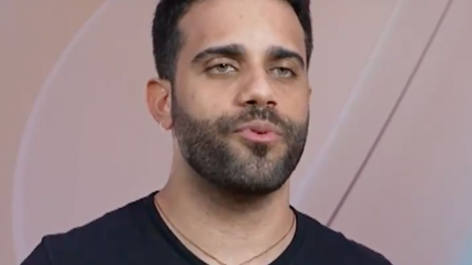 Participante do BBB 24 vira chacota ao falar da mãe: “Não é normal”