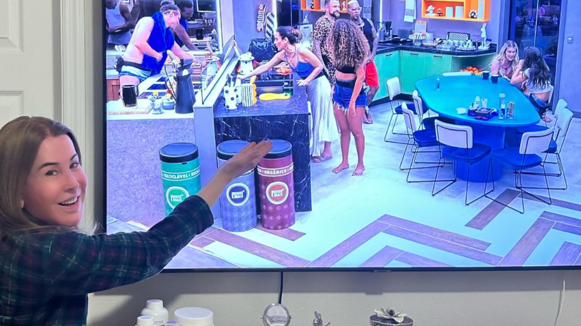 Zilu Camargo ri após Wanessa lavar louça no BBB24: “Primeira vez”