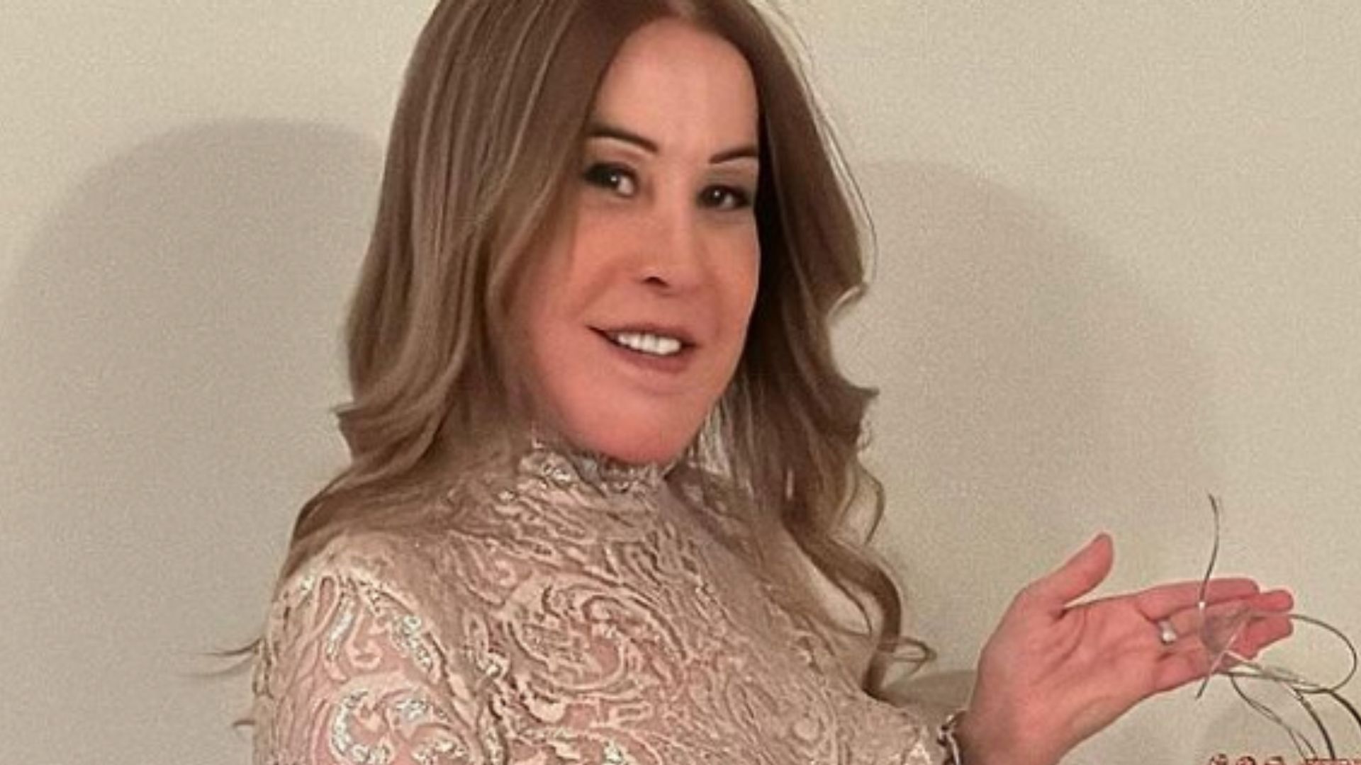 Vestido que Zilu Camargo escolheu para a virada encanta fãs: “Elegância”